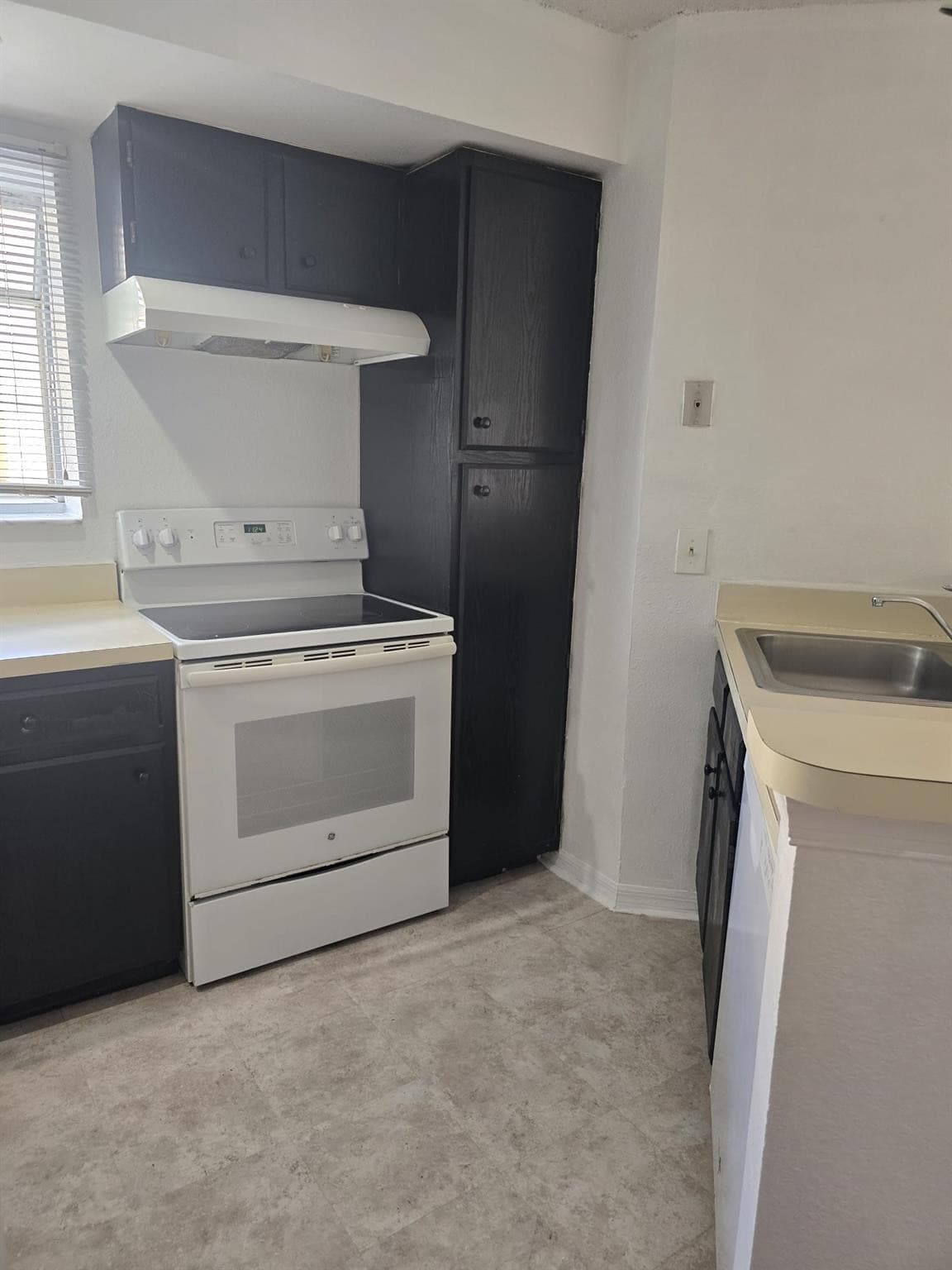 3310 N Pinewalk Drive N 1812, Margate, FL 33063 — photo 5 of 28
