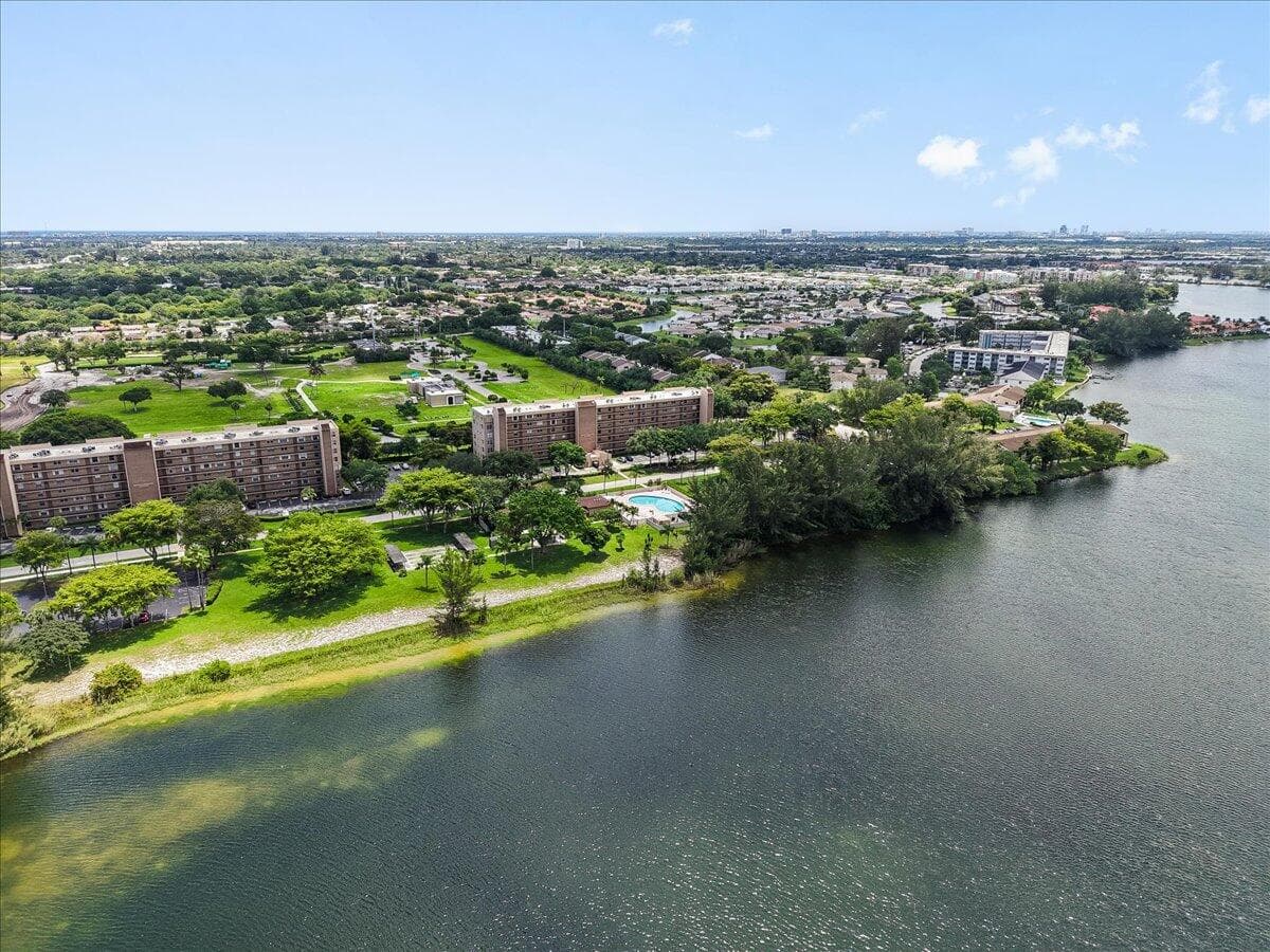 4550 NW 18th Avenue 709, Deerfield Beach, FL 33064 — photo 27 of 40