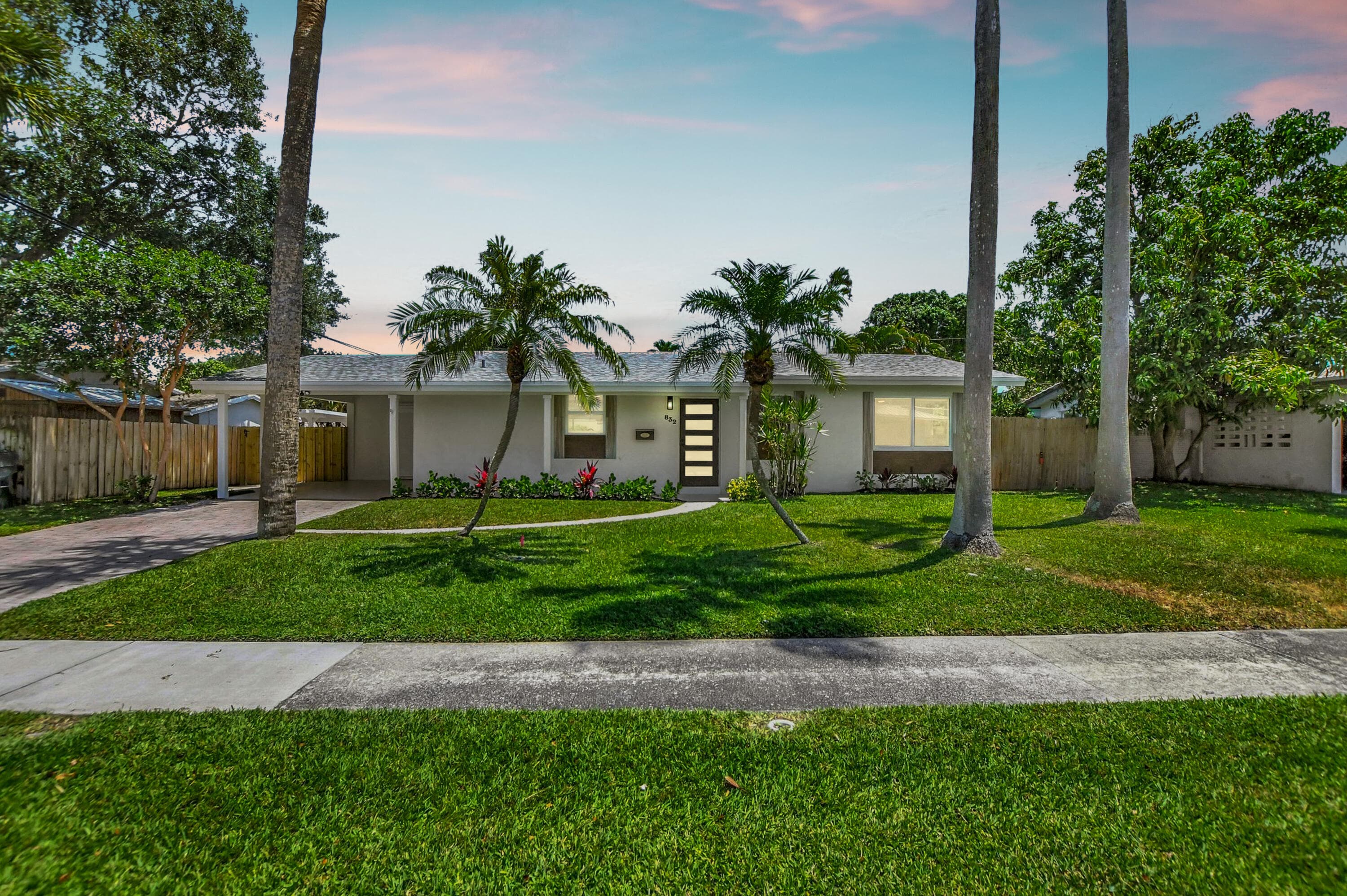 832 SW 10th Avenue, Boca Raton, FL 33486 — photo 1 of 58