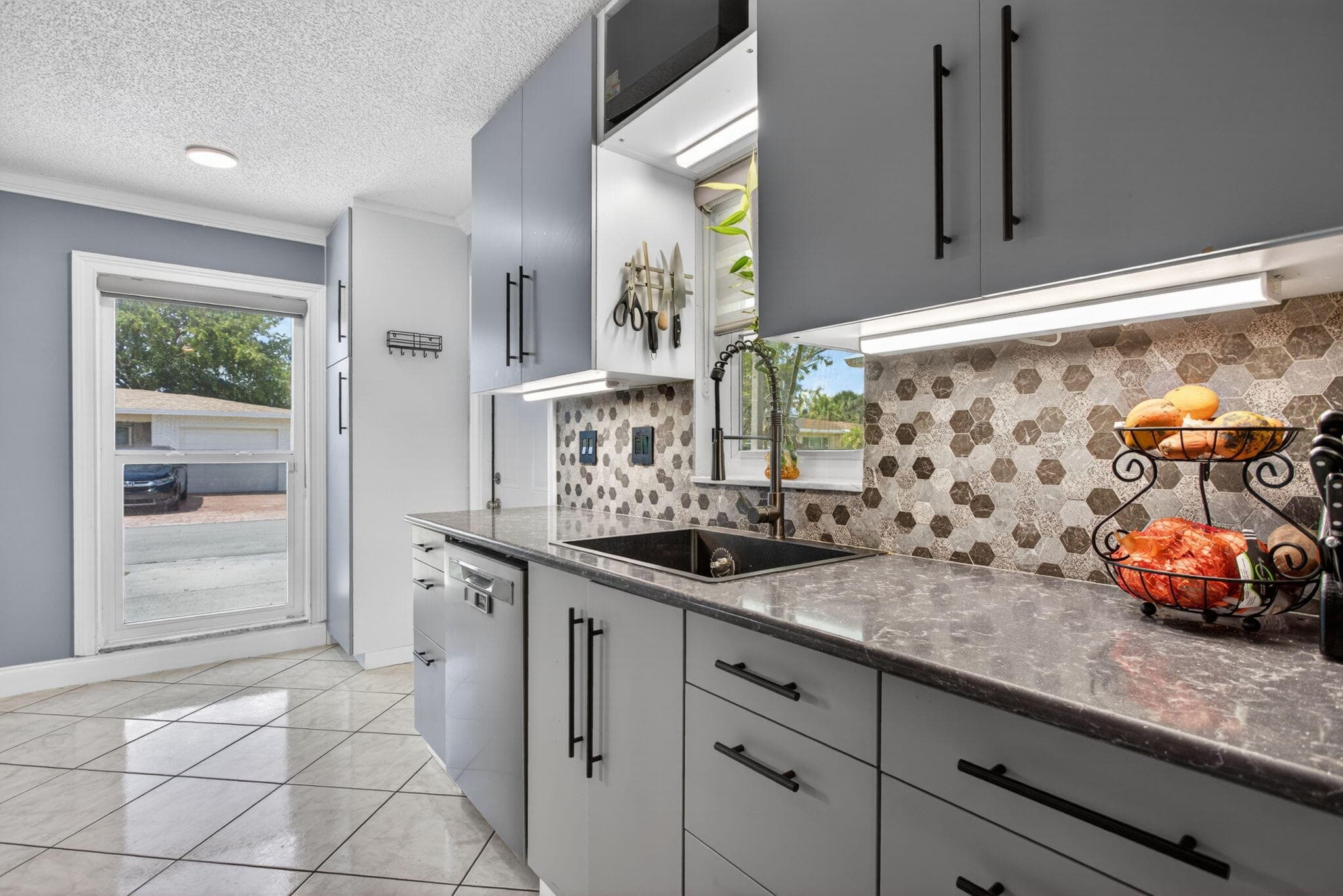 1601 NW 48th Place, Deerfield Beach, FL 33064 — photo 6 of 37