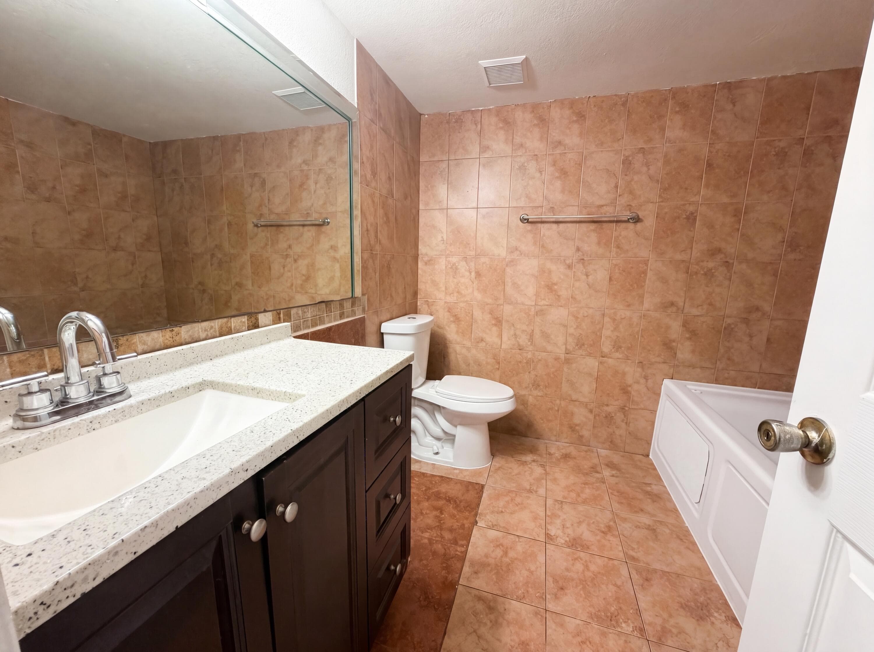 2737 S Oakland Forest Drive 202, Oakland Park, FL 33309 — photo 14 of 18