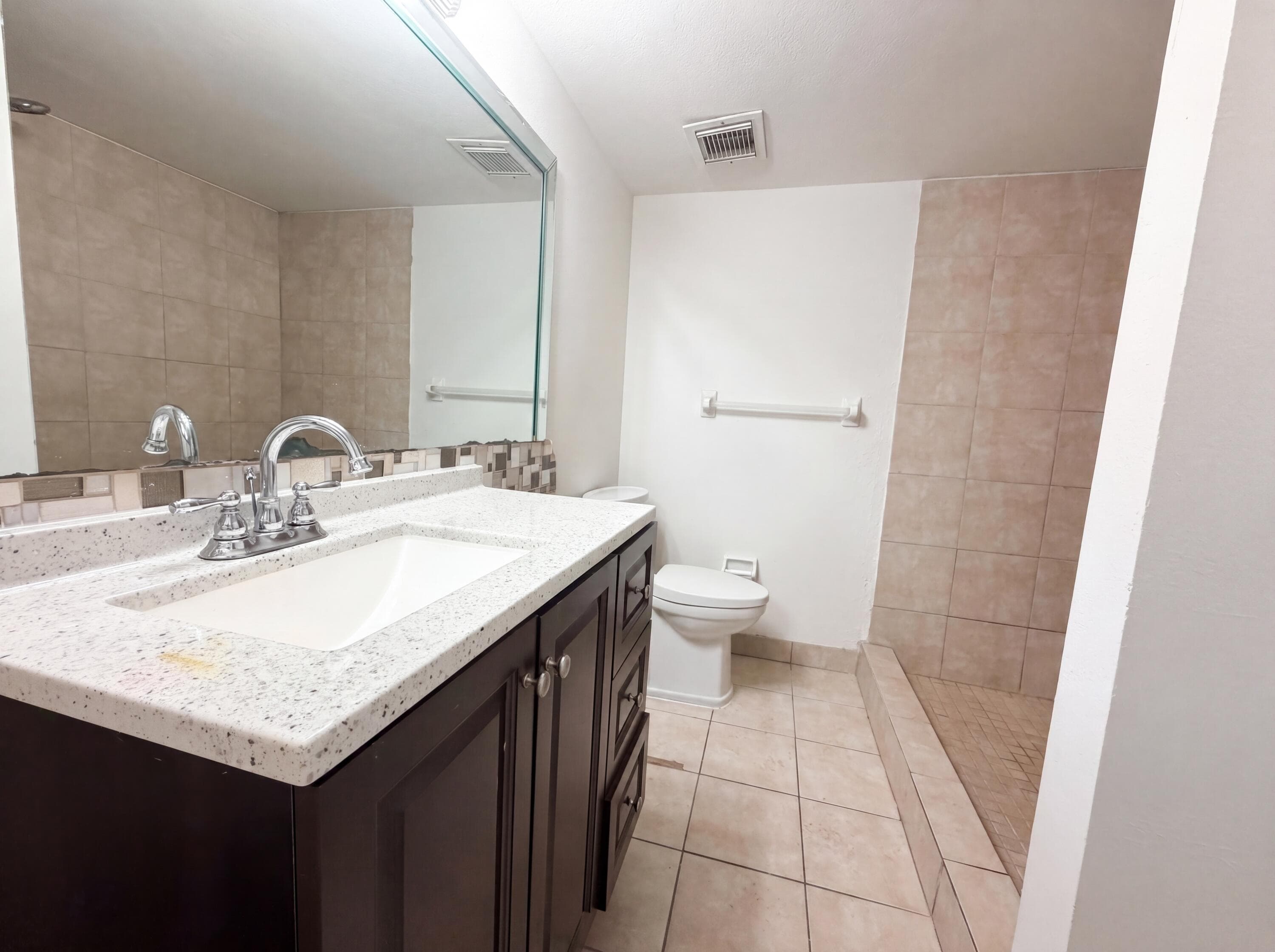 2737 S Oakland Forest Drive 202, Oakland Park, FL 33309 — photo 15 of 18