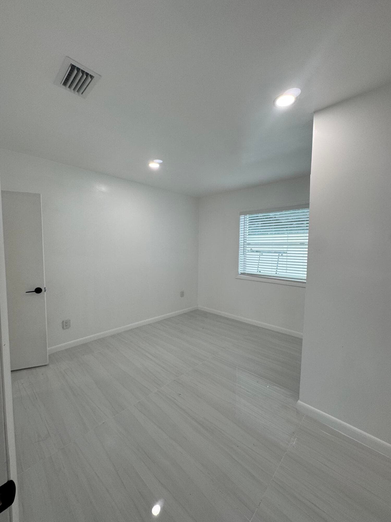 4591 Purdy Lane 8, West Palm Beach, FL 33415 — photo 6 of 9