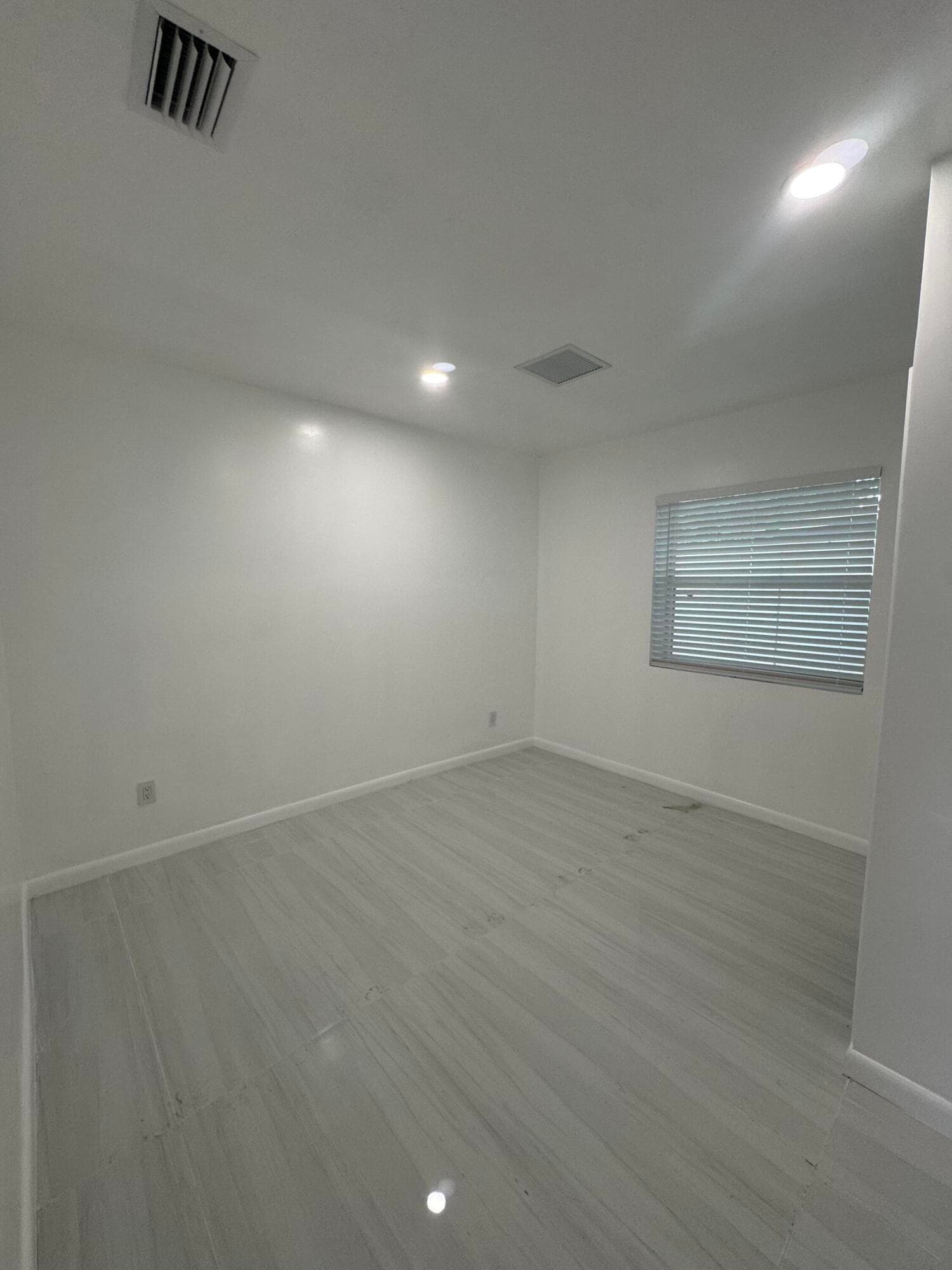 4591 Purdy Lane 8, West Palm Beach, FL 33415 — photo 8 of 9
