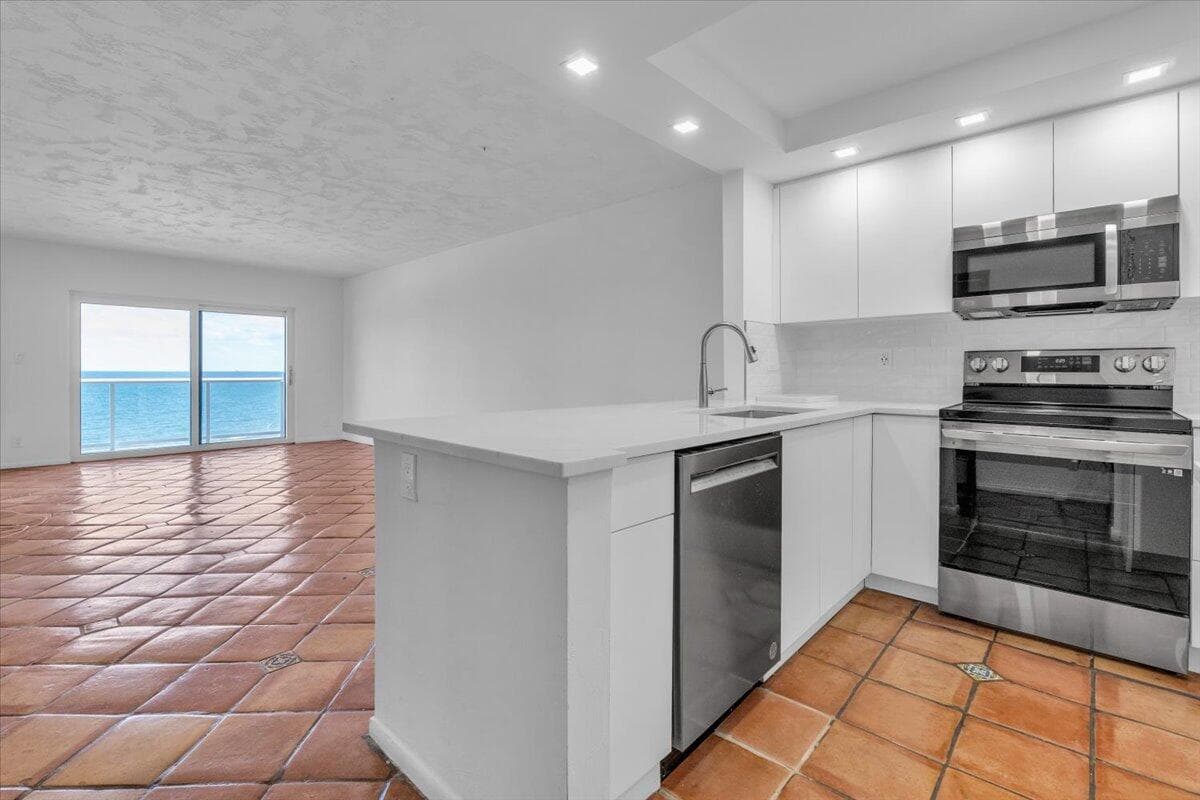 6000 N Ocean Drive 7c, Lauderdale-By-The-Sea, FL 33308 — photo 8 of 45