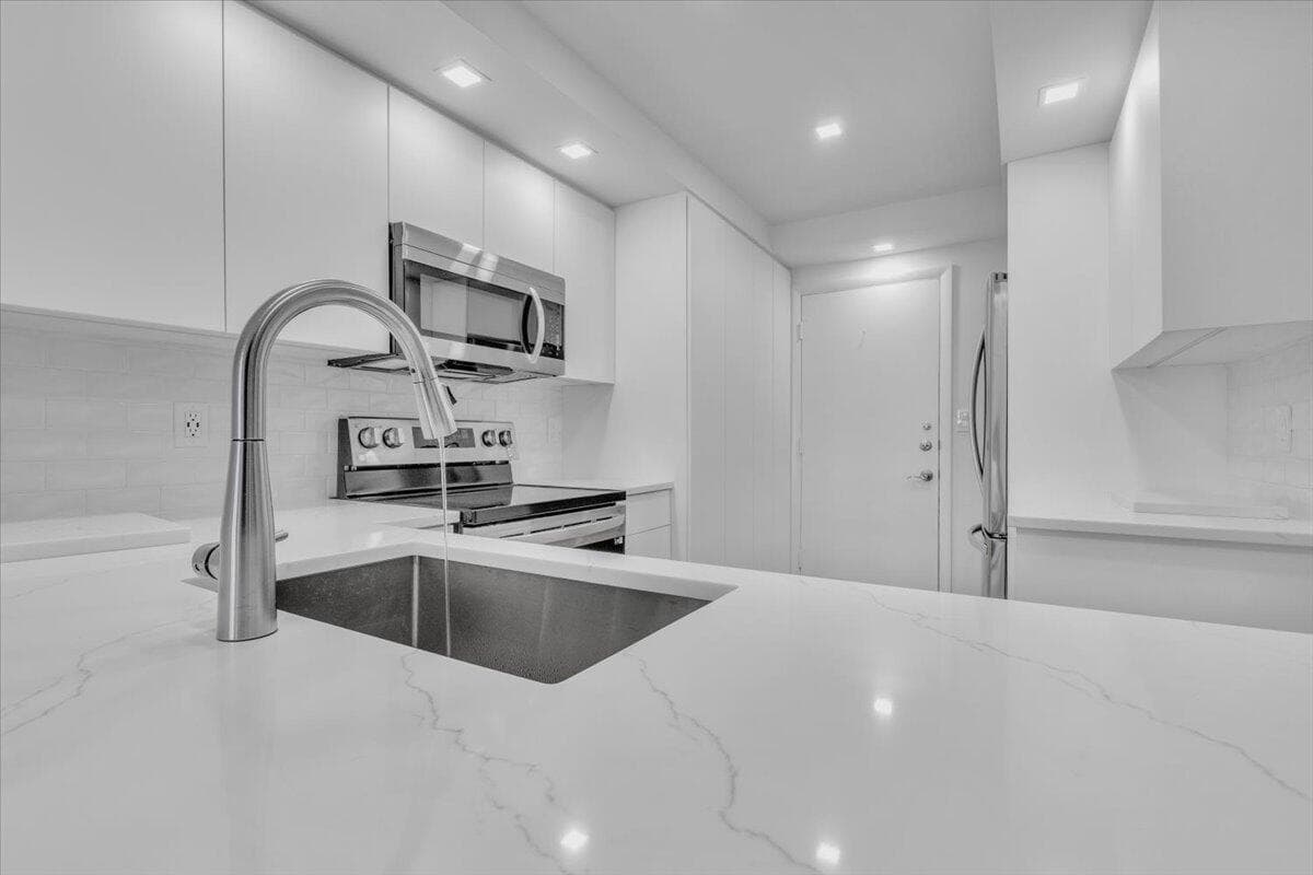 6000 N Ocean Drive 7c, Lauderdale-By-The-Sea, FL 33308 — photo 25 of 45