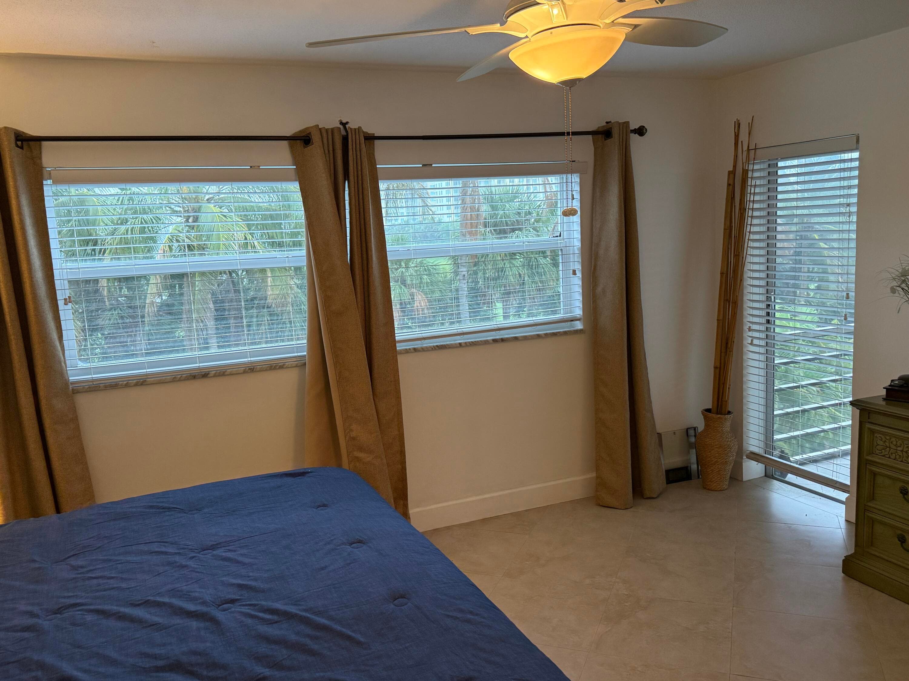 300 NE 14th Avenue 411, Hallandale Beach, FL 33009 — photo 21 of 45