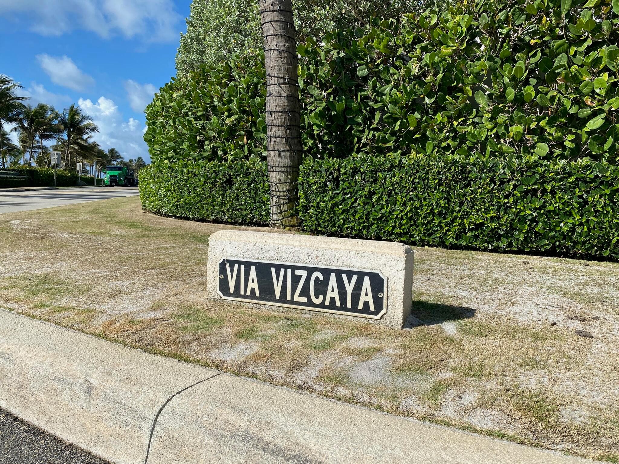 109 Via Vizcaya, Palm Beach, FL 33480 — photo 10 of 11
