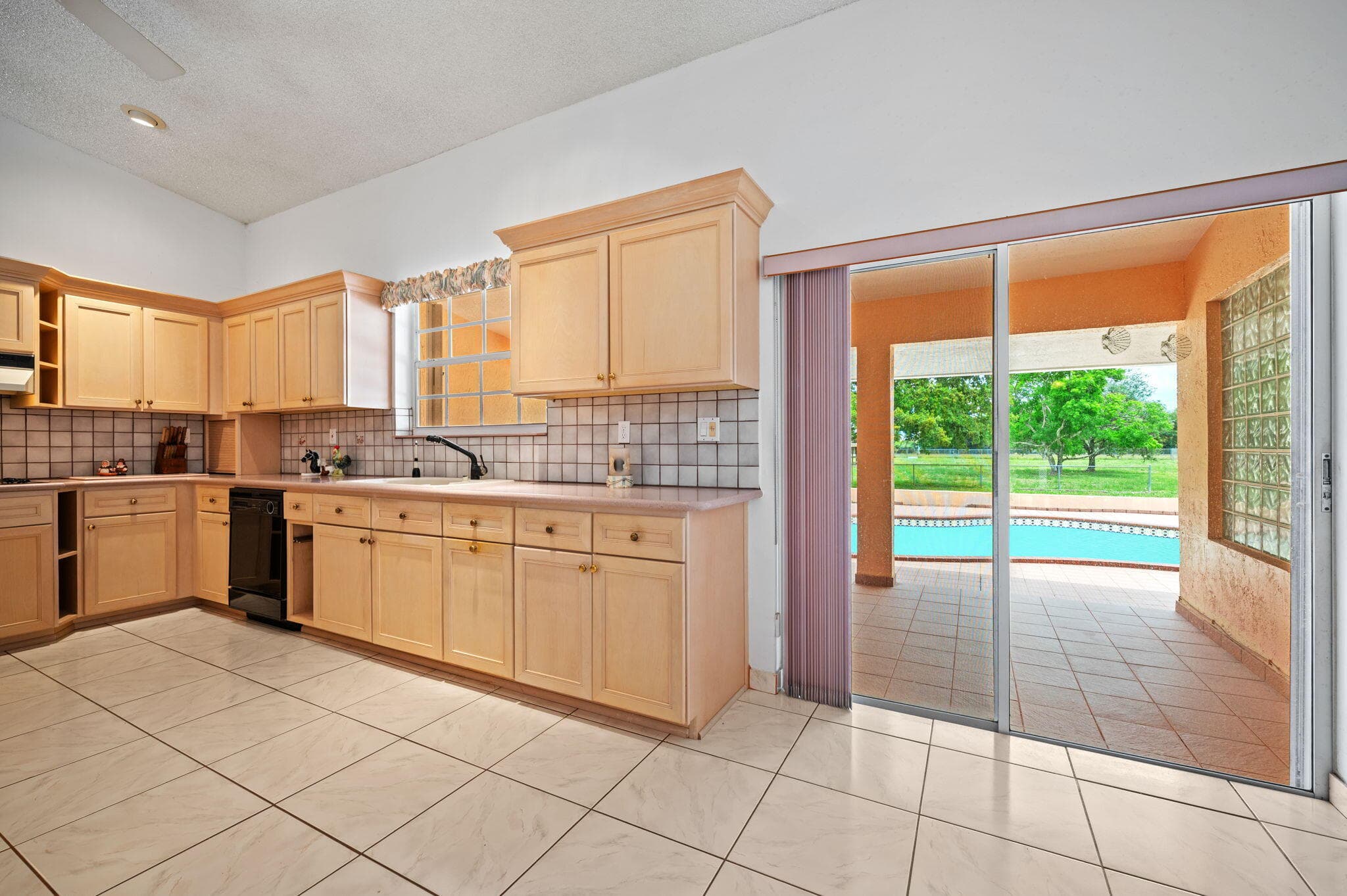 19340 SW 190th Street, Miami, FL 33187 — photo 18 of 46