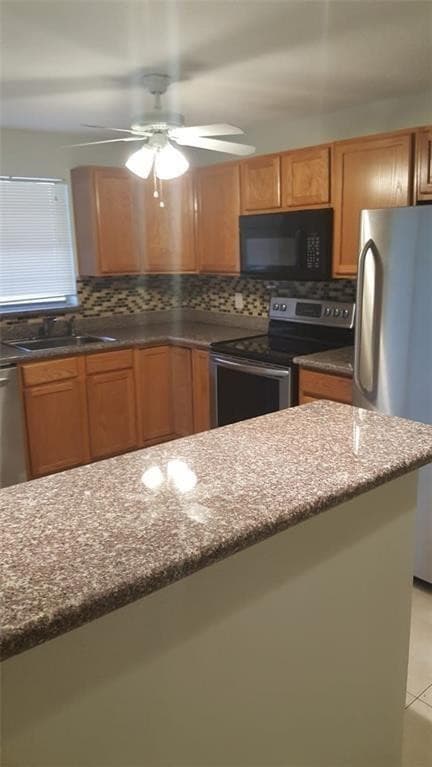 180 NE 12th Avenue 17a, Hallandale Beach, FL 33009 — photo 2 of 19