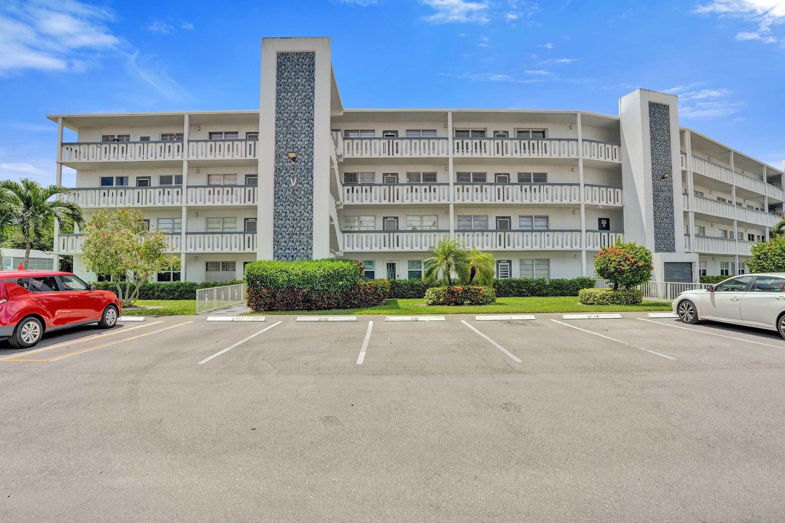 1112 Oakridge 1112, Deerfield Beach, FL 33442 — photo 35 of 37