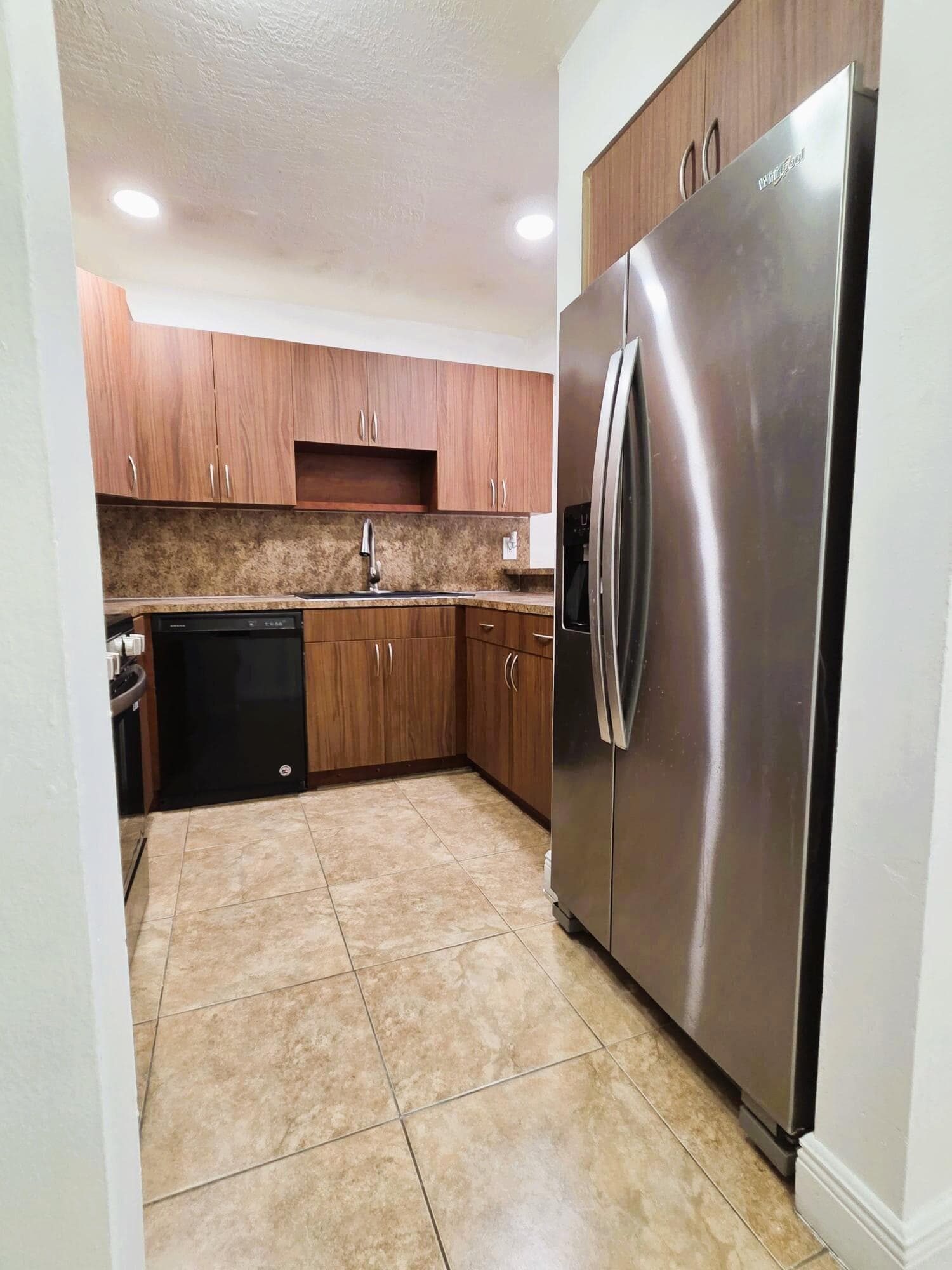 7000 NW 186th Street 4-316, Hialeah, FL 33015 — photo 4 of 29