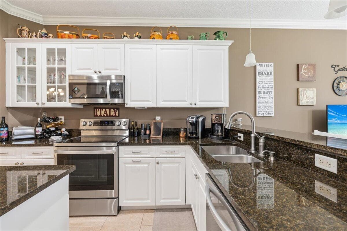 5828 Pine Ridge Circle, Vero Beach, FL 32967 — photo 13 of 40