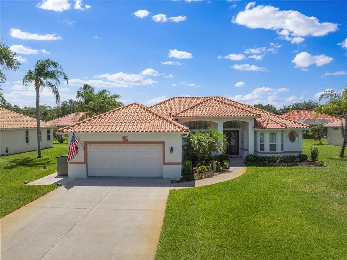 5828 Pine Ridge Circle, Vero Beach, FL 32967 — photo 2 of 40