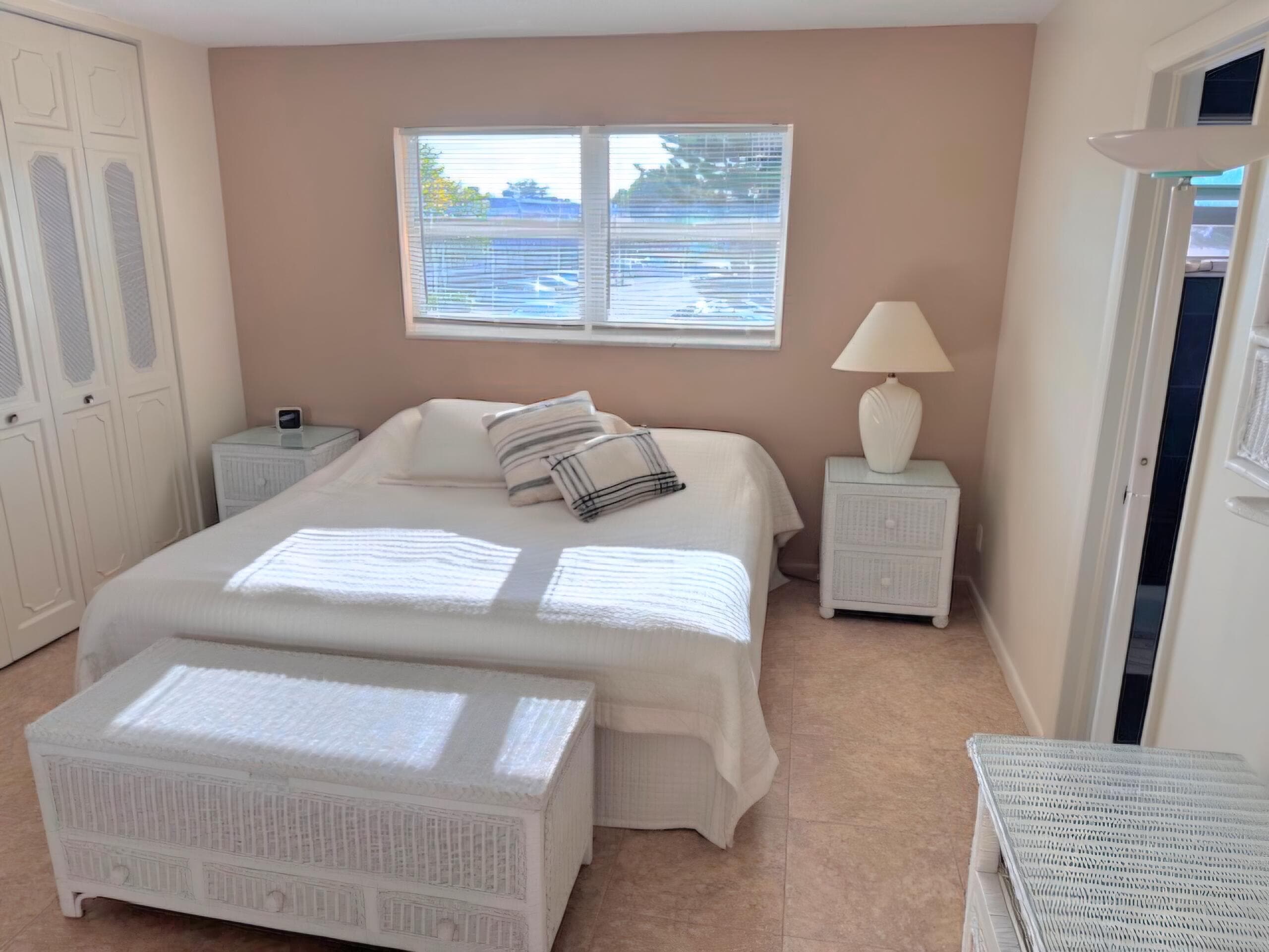 209 Oxford 100 209, West Palm Beach, FL 33417 — photo 21 of 39