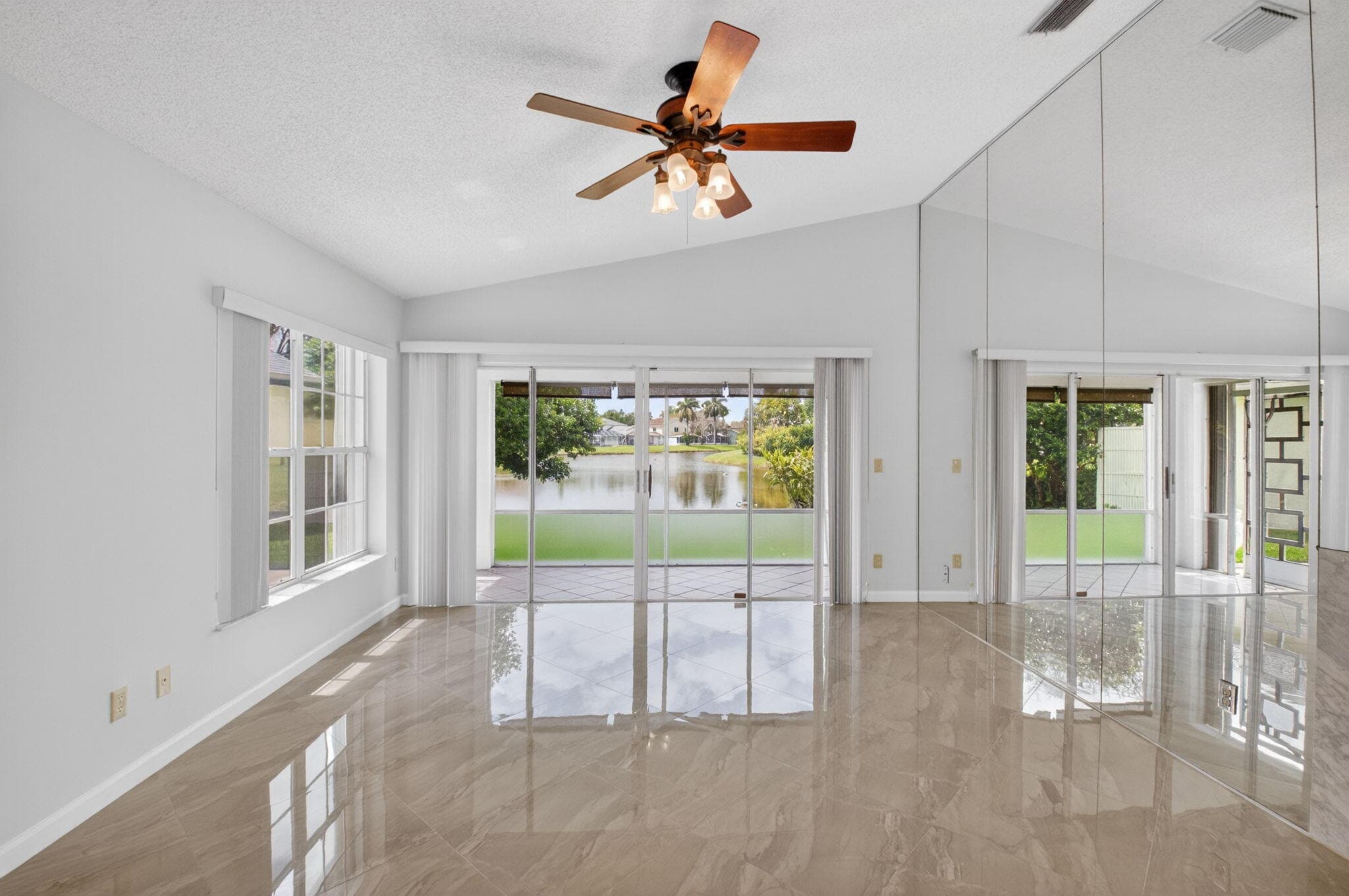 6413 Lansdowne Circle, Boynton Beach, FL 33472 — photo 9 of 52