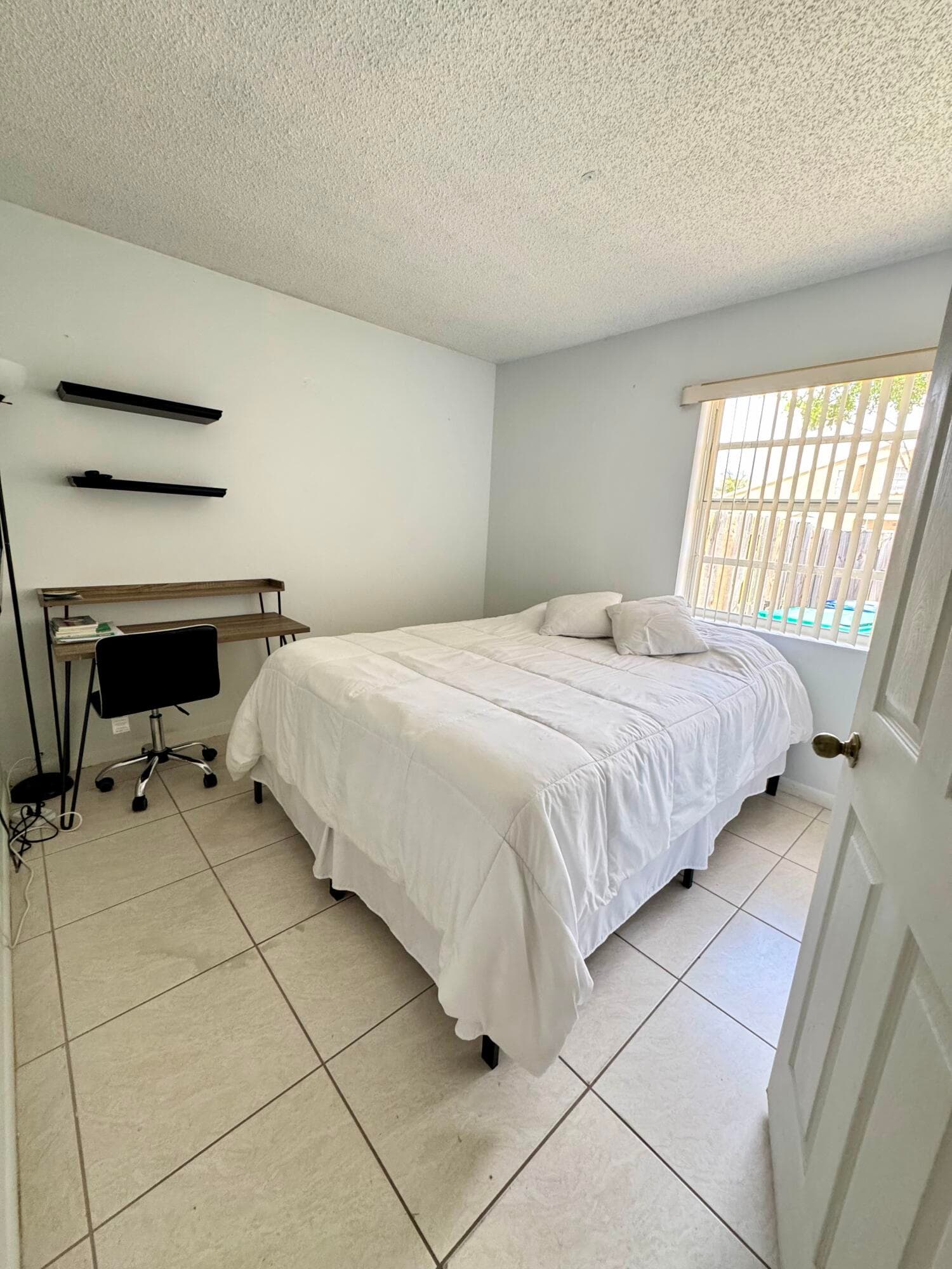 8600 NW 193rd Terrace, Hialeah, FL 33015 — photo 17 of 31