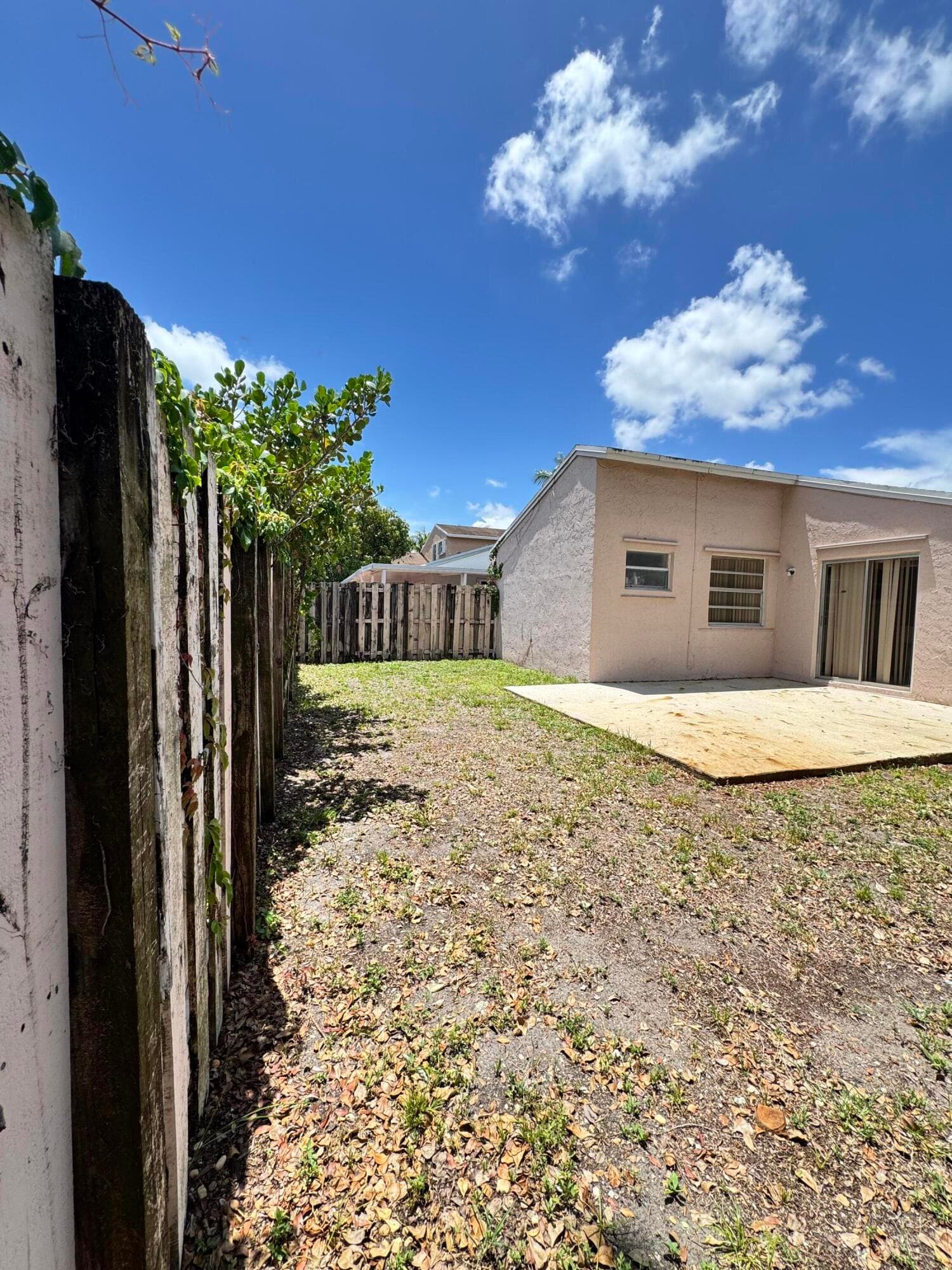 8600 NW 193rd Terrace, Hialeah, FL 33015 — photo 26 of 31