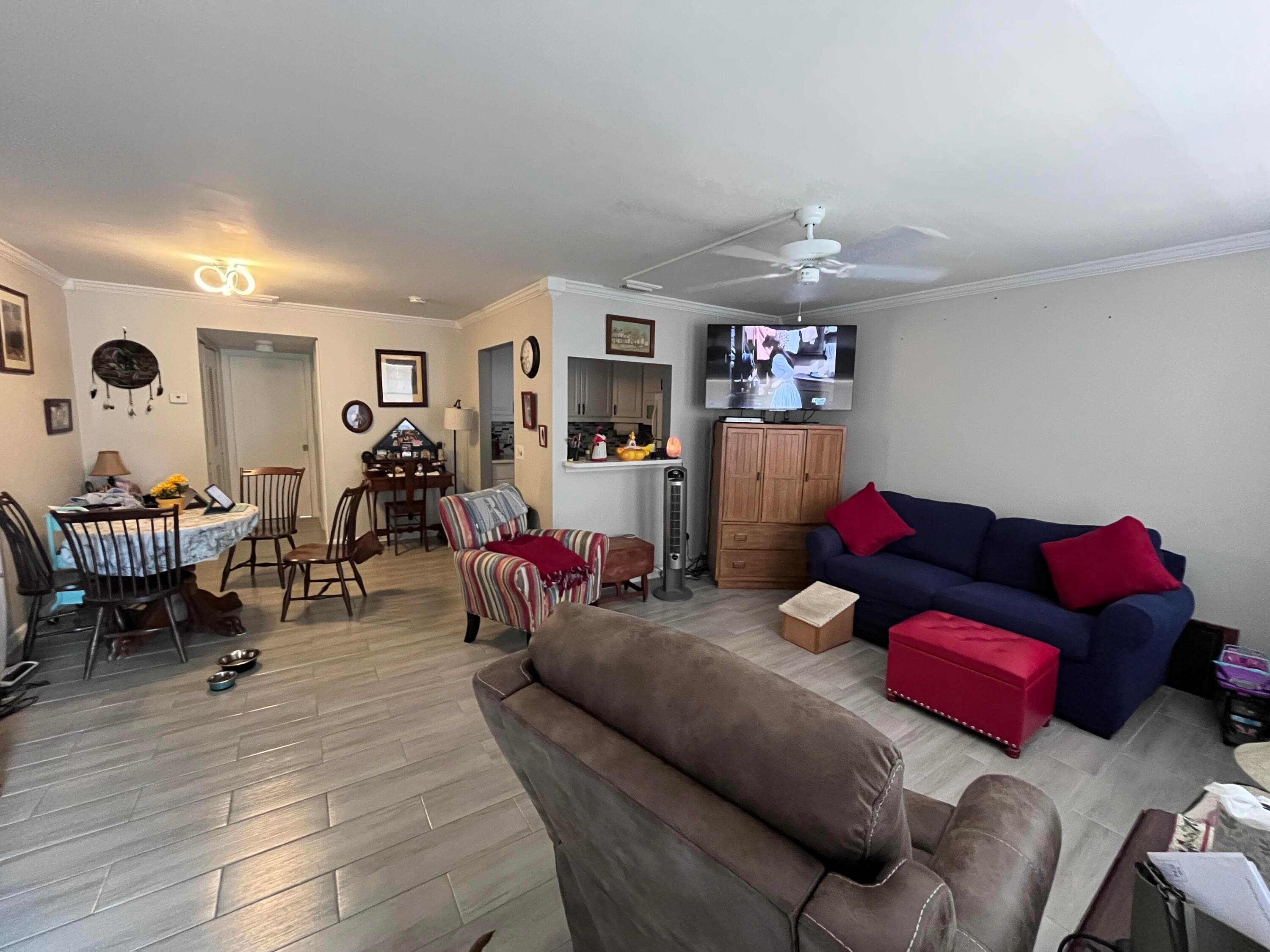 49 Cambridge B, West Palm Beach, FL 33417 — photo 1 of 19