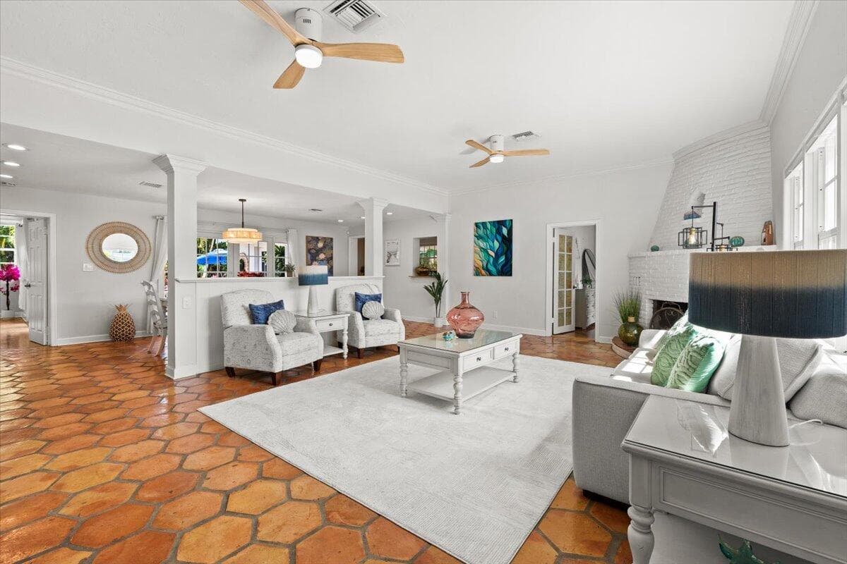 302 NW 11th Street, Delray Beach, FL 33444 — photo 9 of 48
