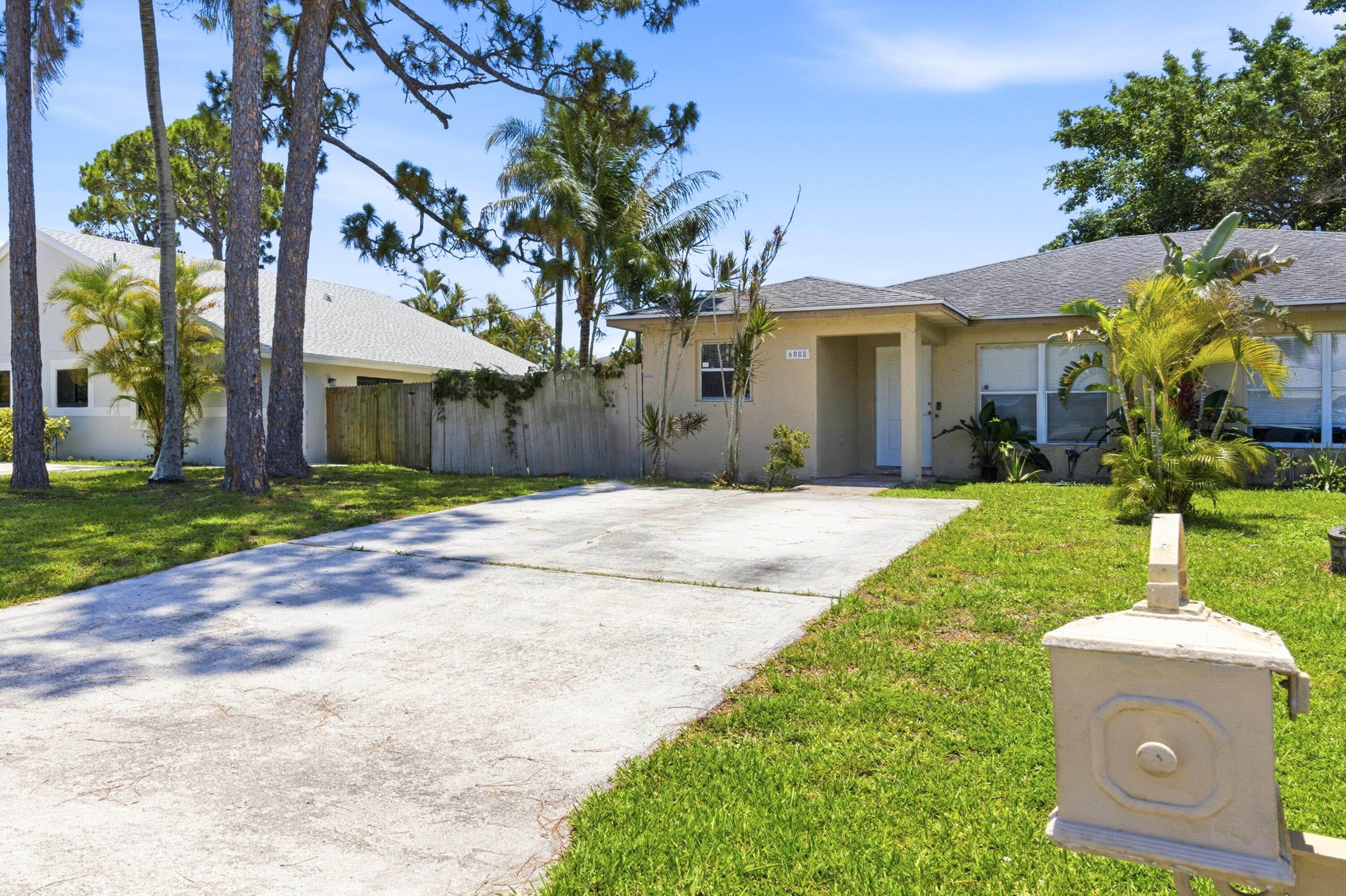6088 Heather Street, Jupiter, FL 33458 — photo 2 of 18