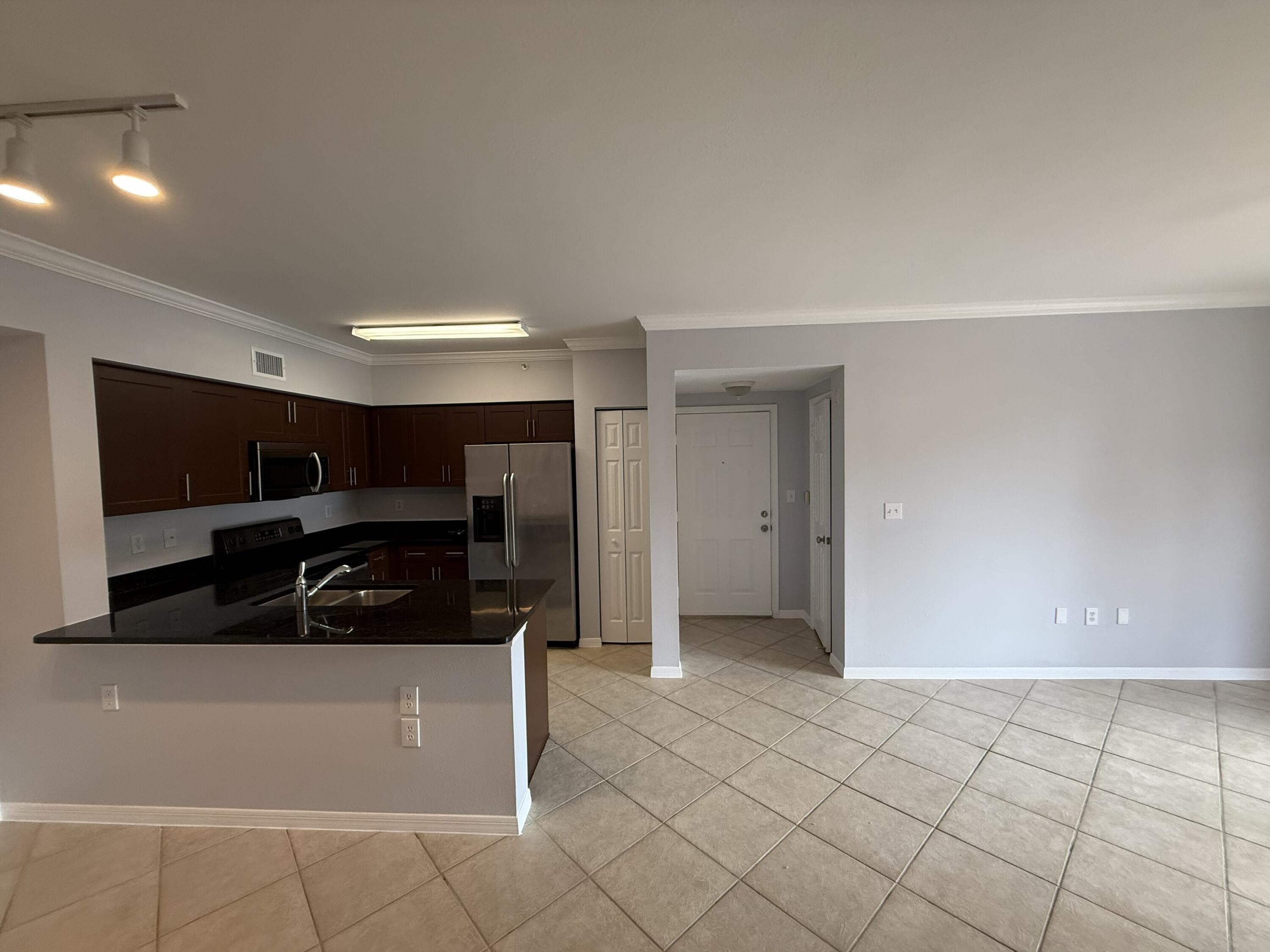 6386 Emerald Dunes Drive 201, West Palm Beach, FL 33411 — photo 23 of 26