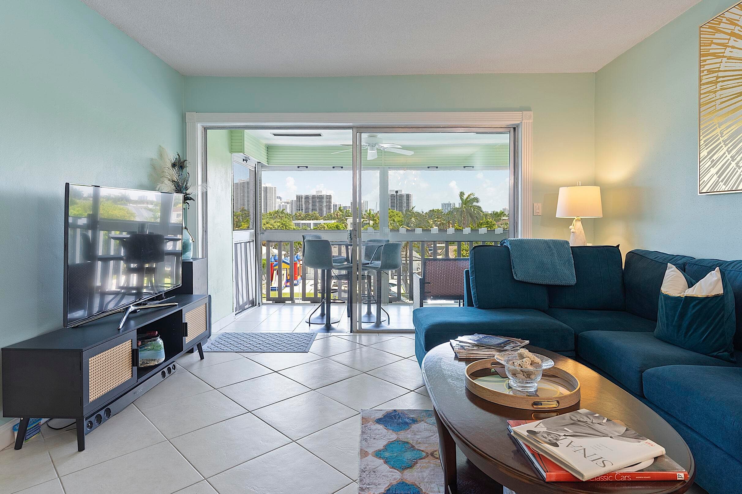 455 Paradise Isle Boulevard 404, Hallandale Beach, FL 33009 — photo 28 of 55