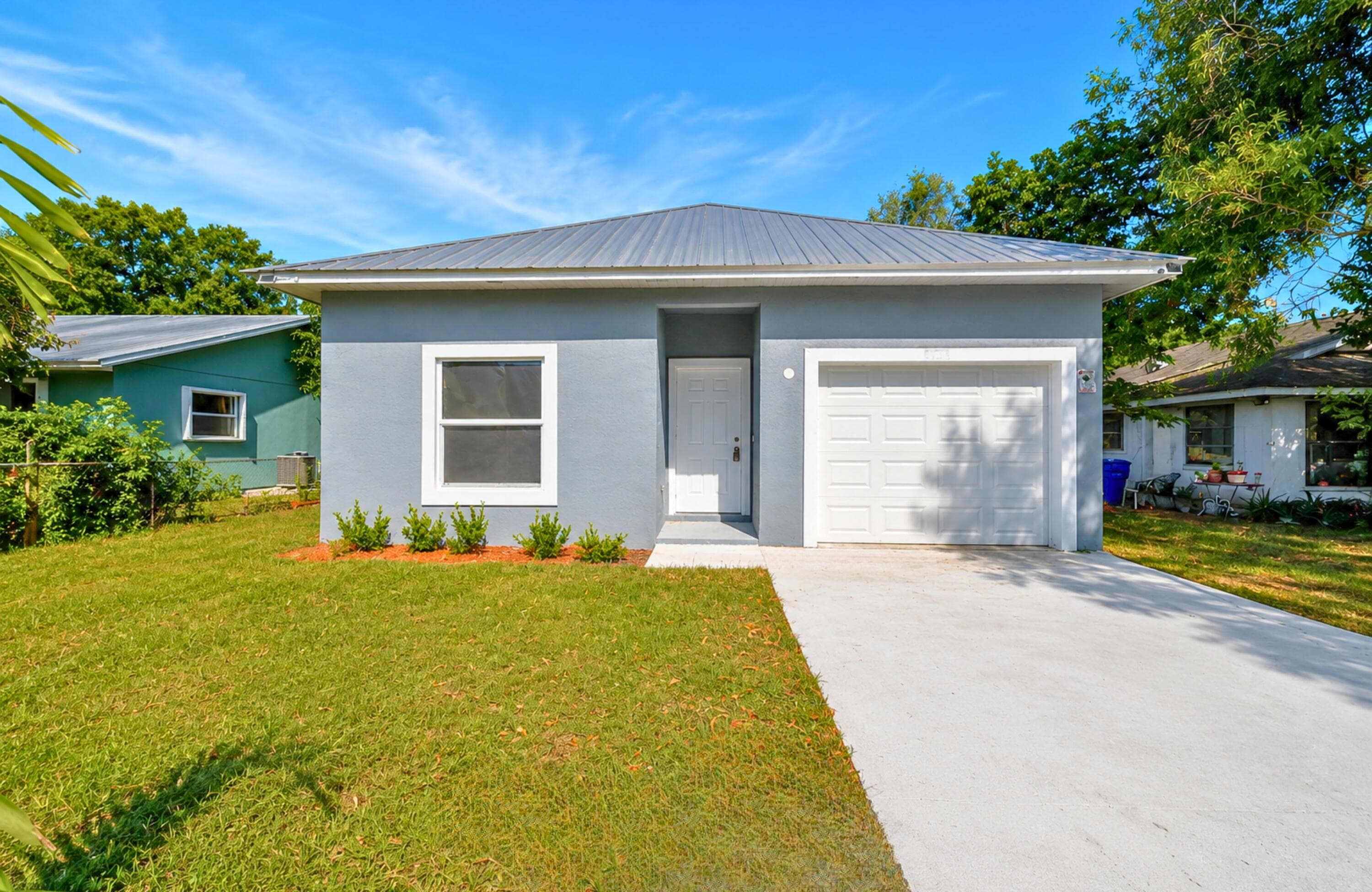 320 13th Street SW, Vero Beach, FL 32962 — photo 2 of 2