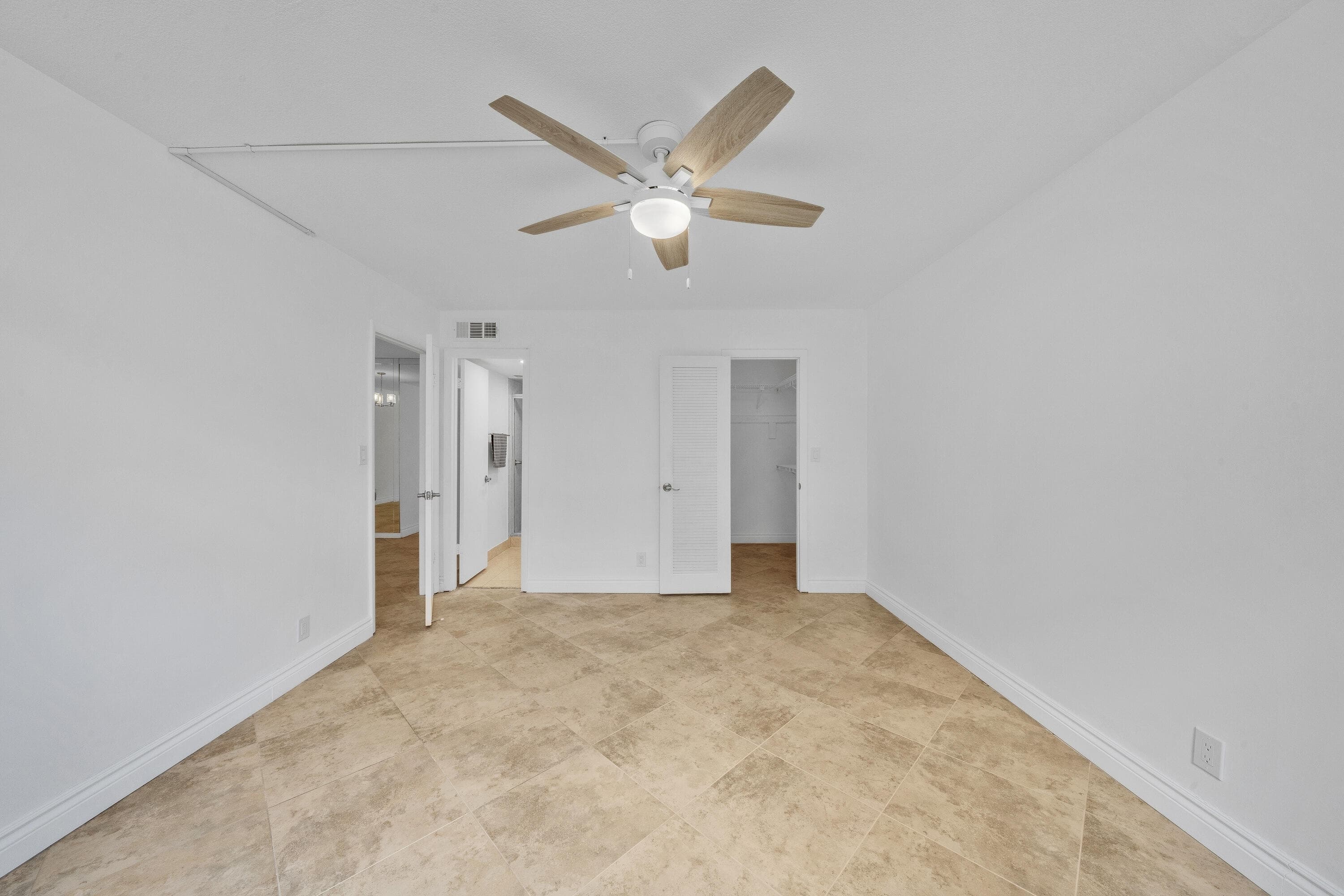 3099 NW 48th Avenue 260, Lauderdale Lakes, FL 33313 — photo 21 of 48