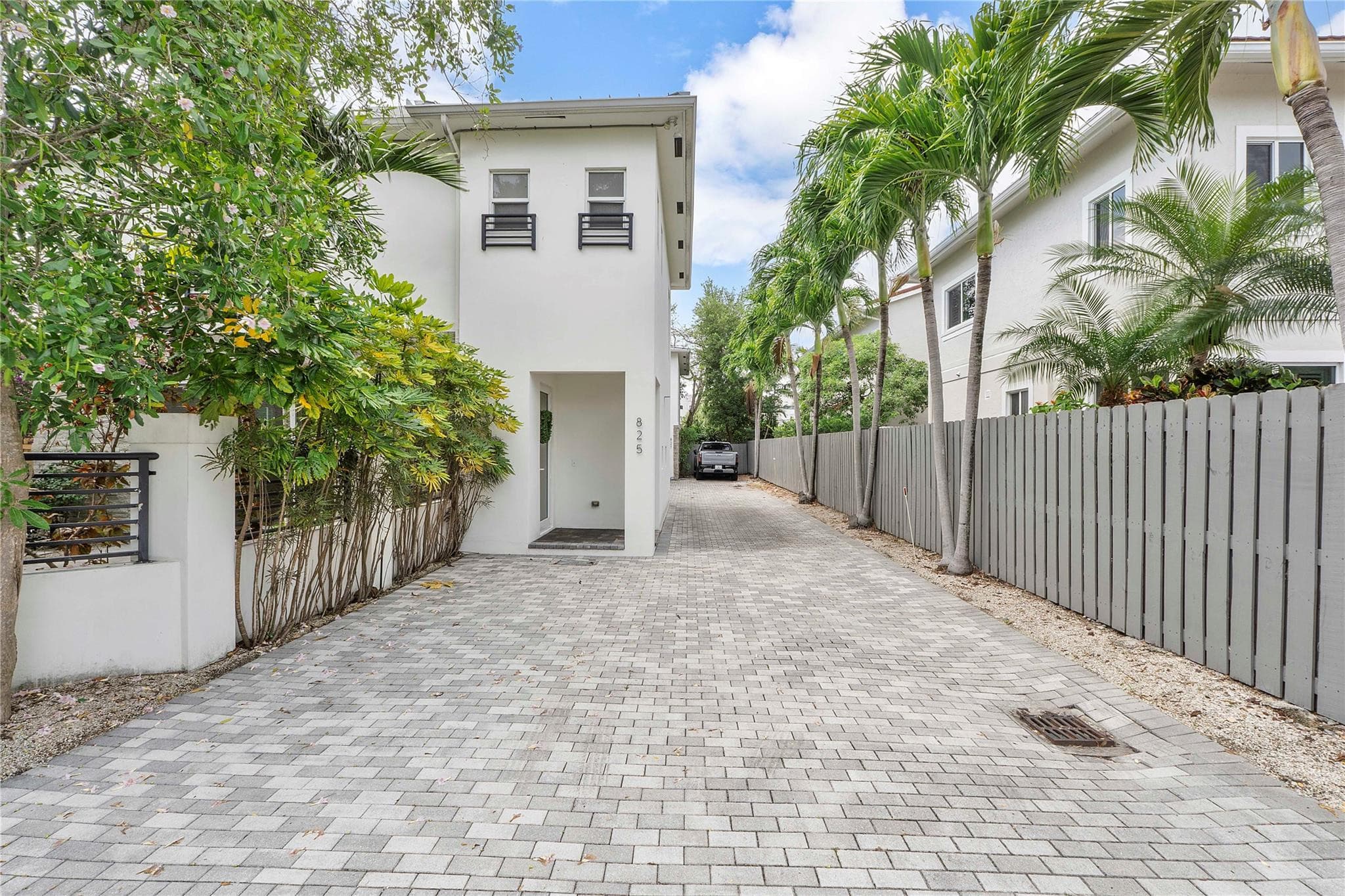 825 NE 17th Way, Fort Lauderdale, FL 33304 — photo 27 of 30