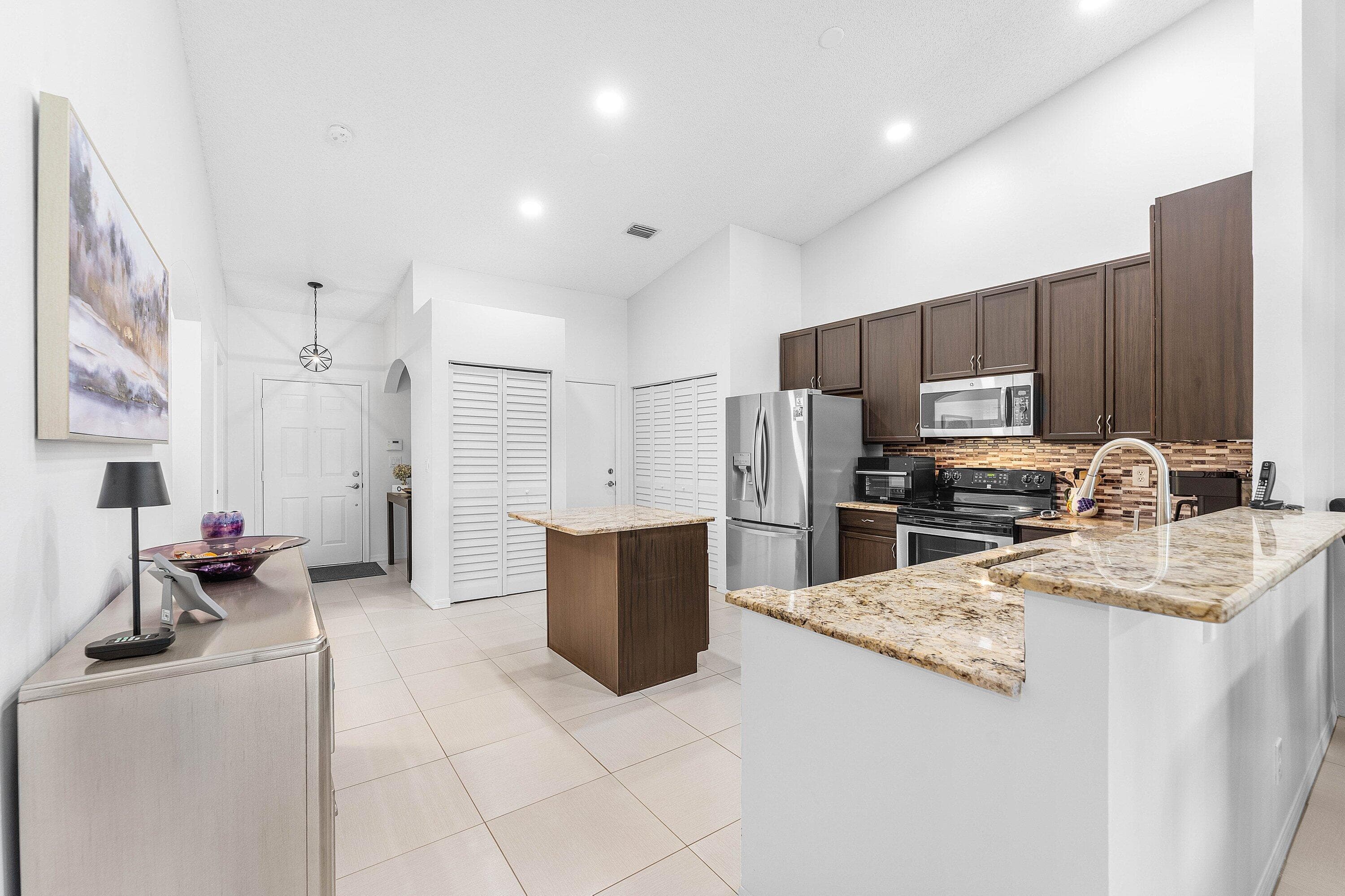 9463 Swansea Lane, West Palm Beach, FL 33411 — photo 14 of 44