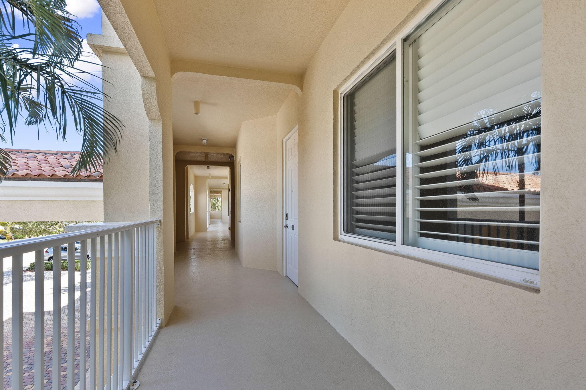 34 Harbour Isle Dr W 204, Fort Pierce, FL 34949 — photo 2 of 55