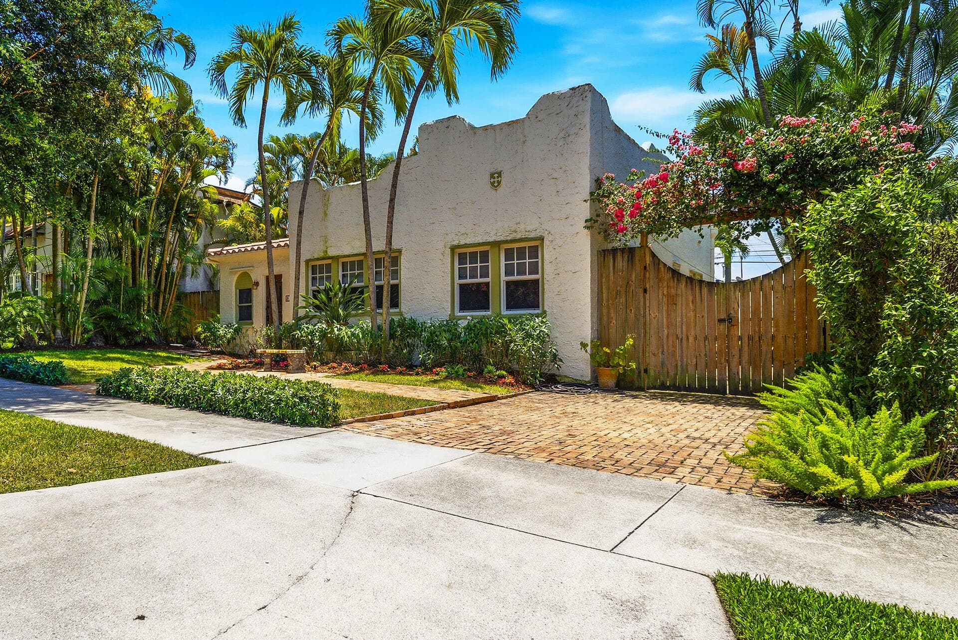 810 Avon Road, West Palm Beach, FL 33401 — photo 7 of 50