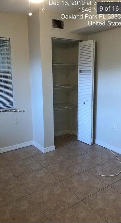 Apartment in Oakland Park — photo 8 of 35
