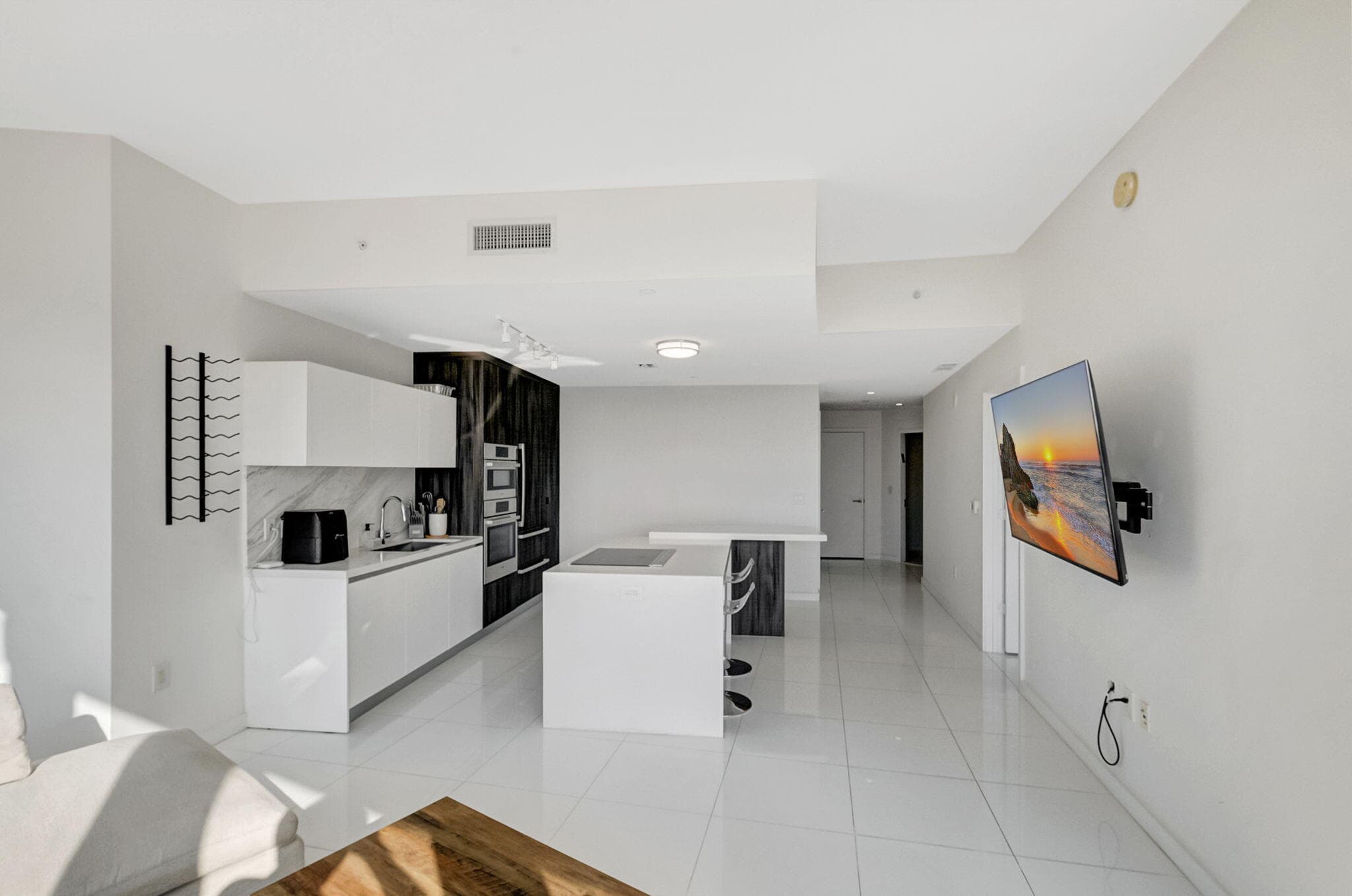 851 NE 1st Avenue 1604, Miami, FL 33132 — photo 8 of 81