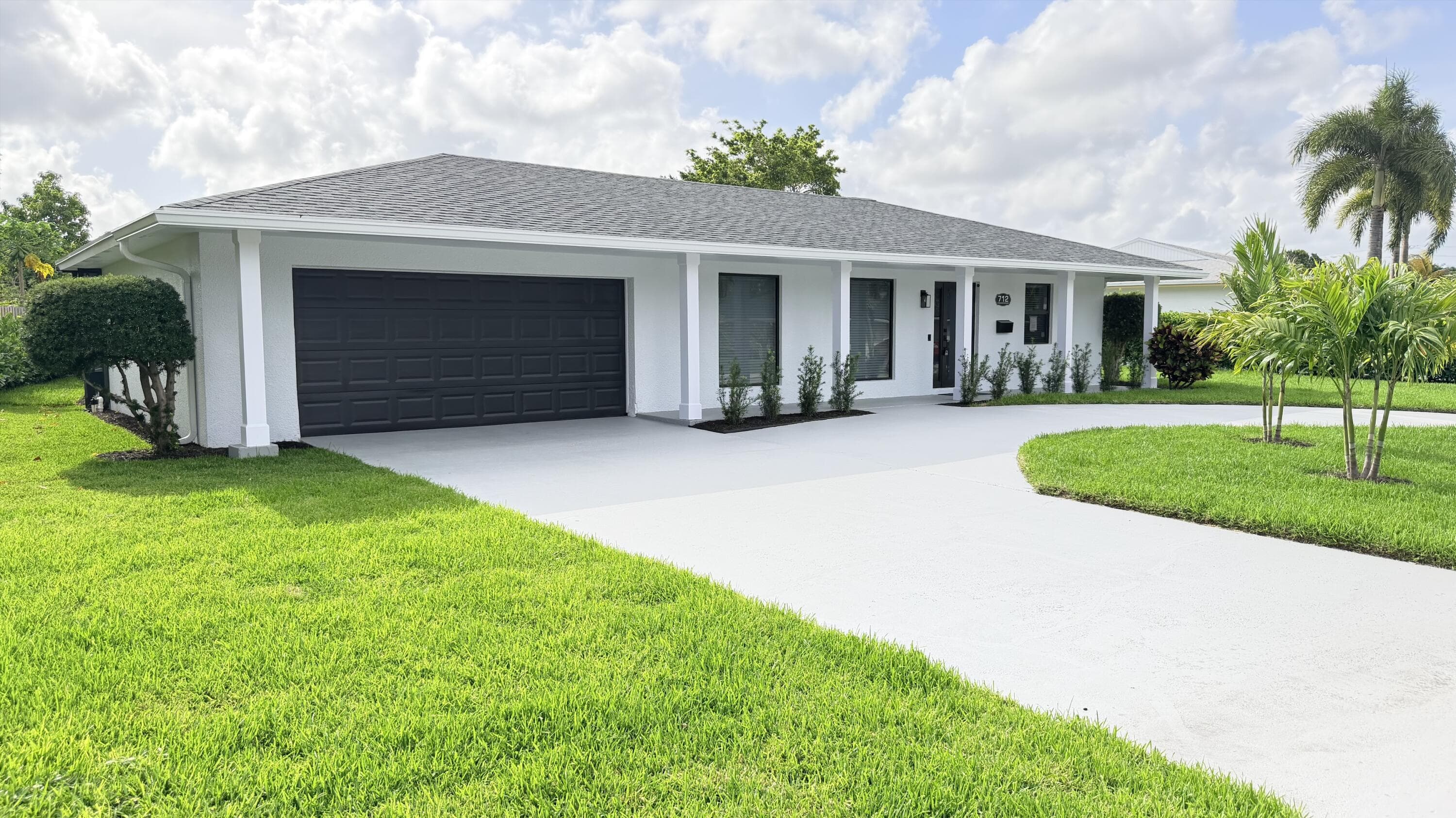 712 E Boulevard Chatelaine, Delray Beach, FL 33445 — photo 5 of 31