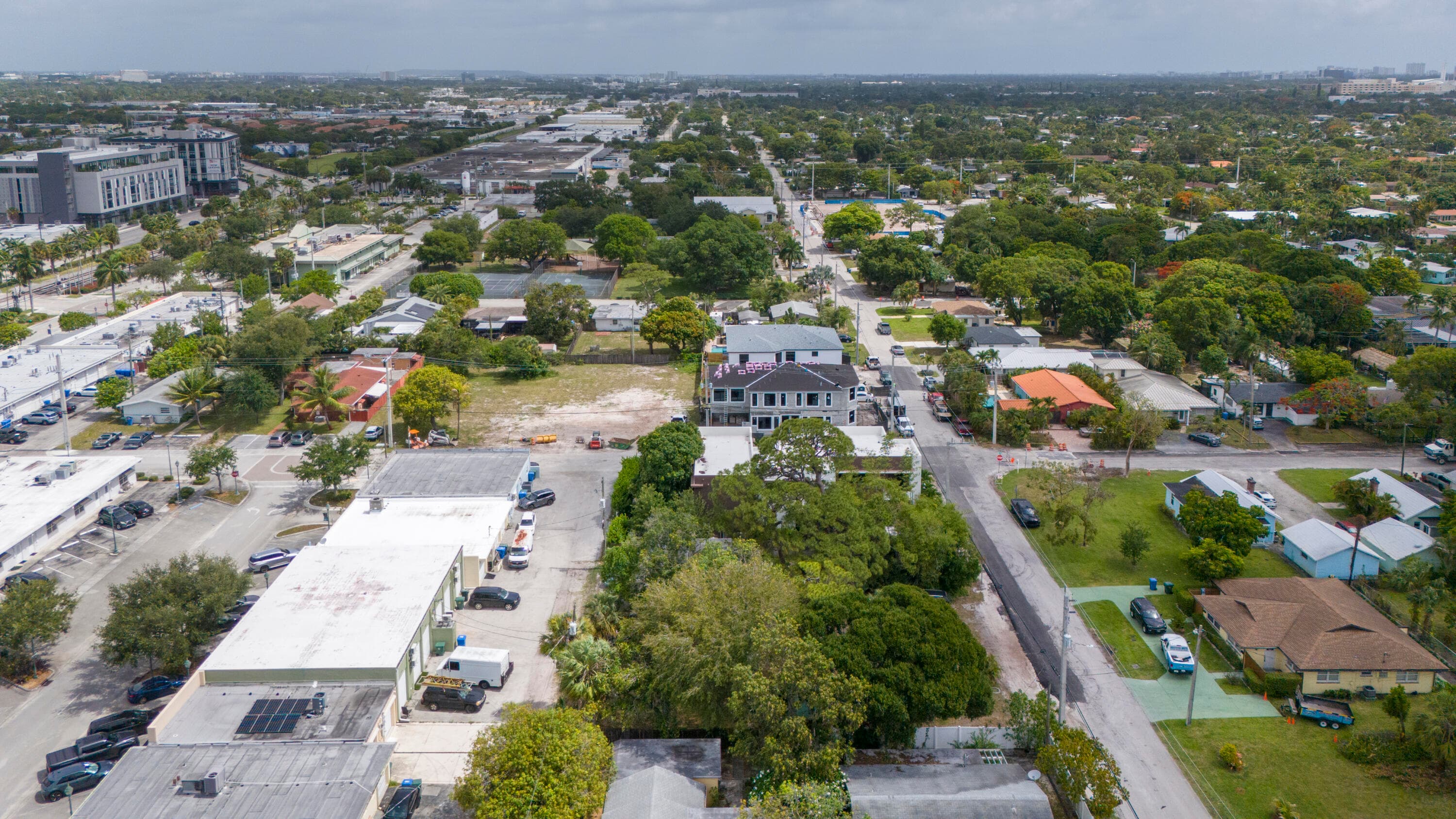 3467 NE 13th Avenue A+b, Oakland Park, FL 33334 — photo 12 of 26