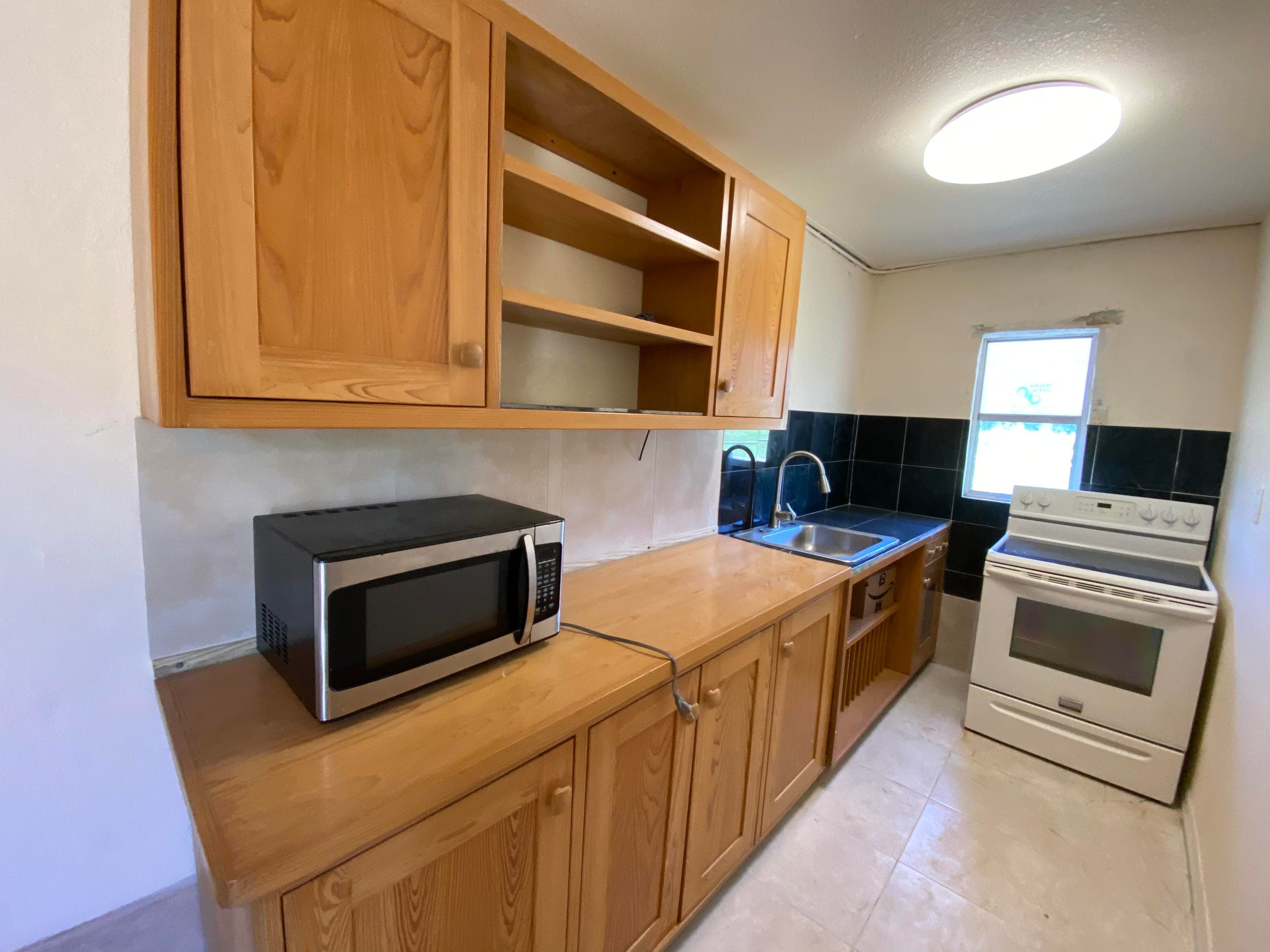 529 N 11th Street, Fort Pierce, FL 34950 — photo 6 of 35
