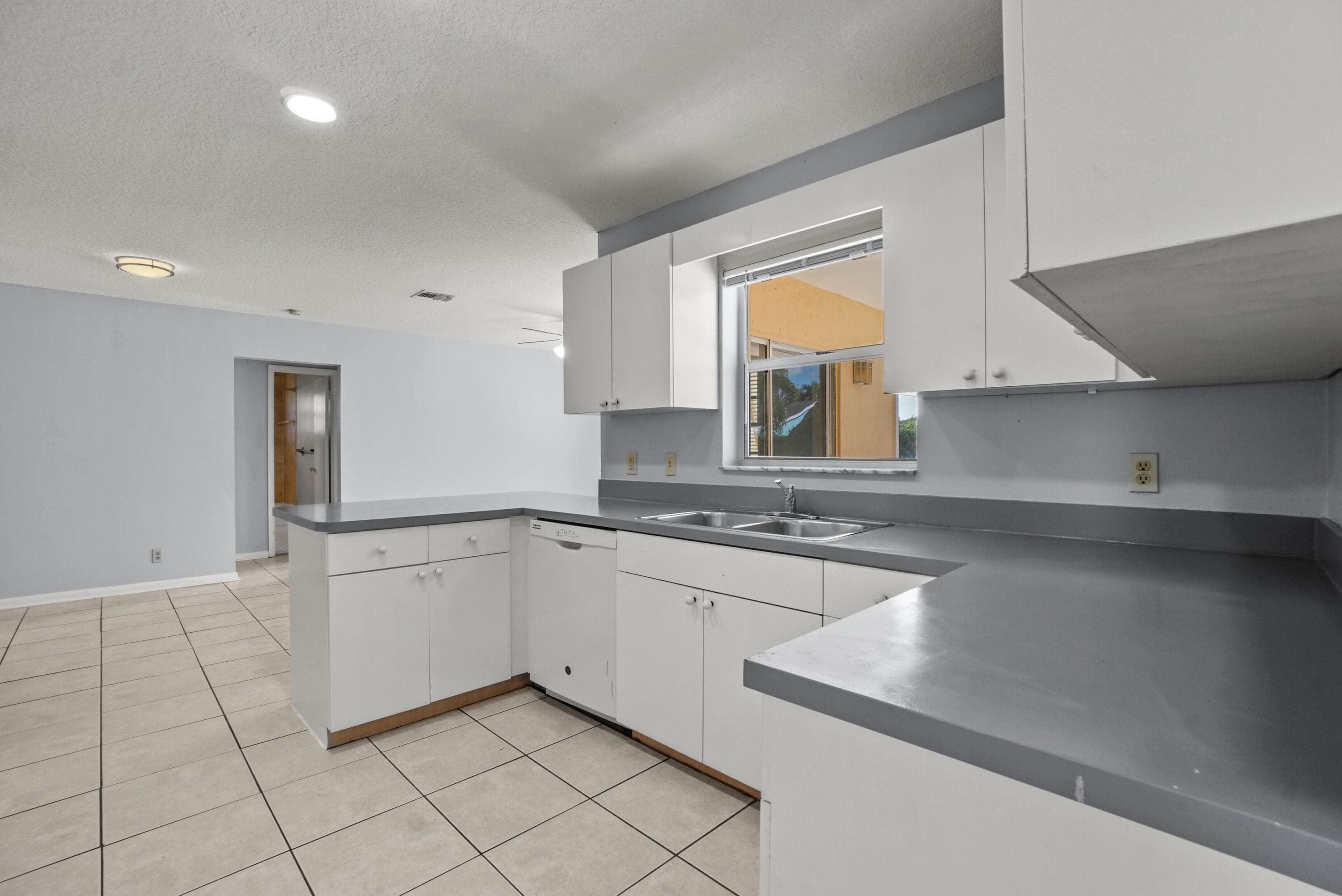 4128 Chestnut Avenue, Palm Beach Gardens, FL 33410 — photo 18 of 38
