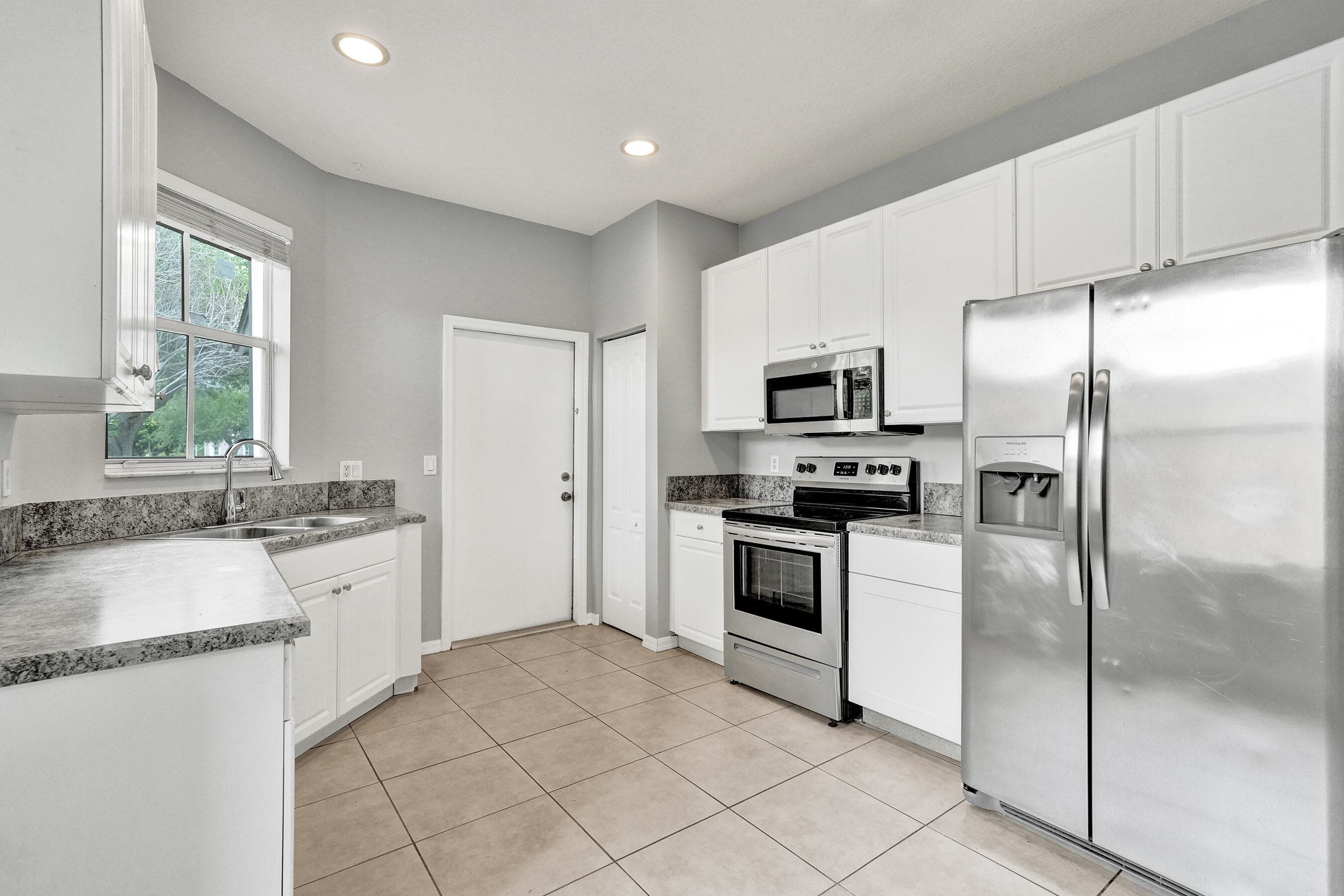 9872 SW Glenbrook Drive, Port St. Lucie, FL 34987 — photo 10 of 54