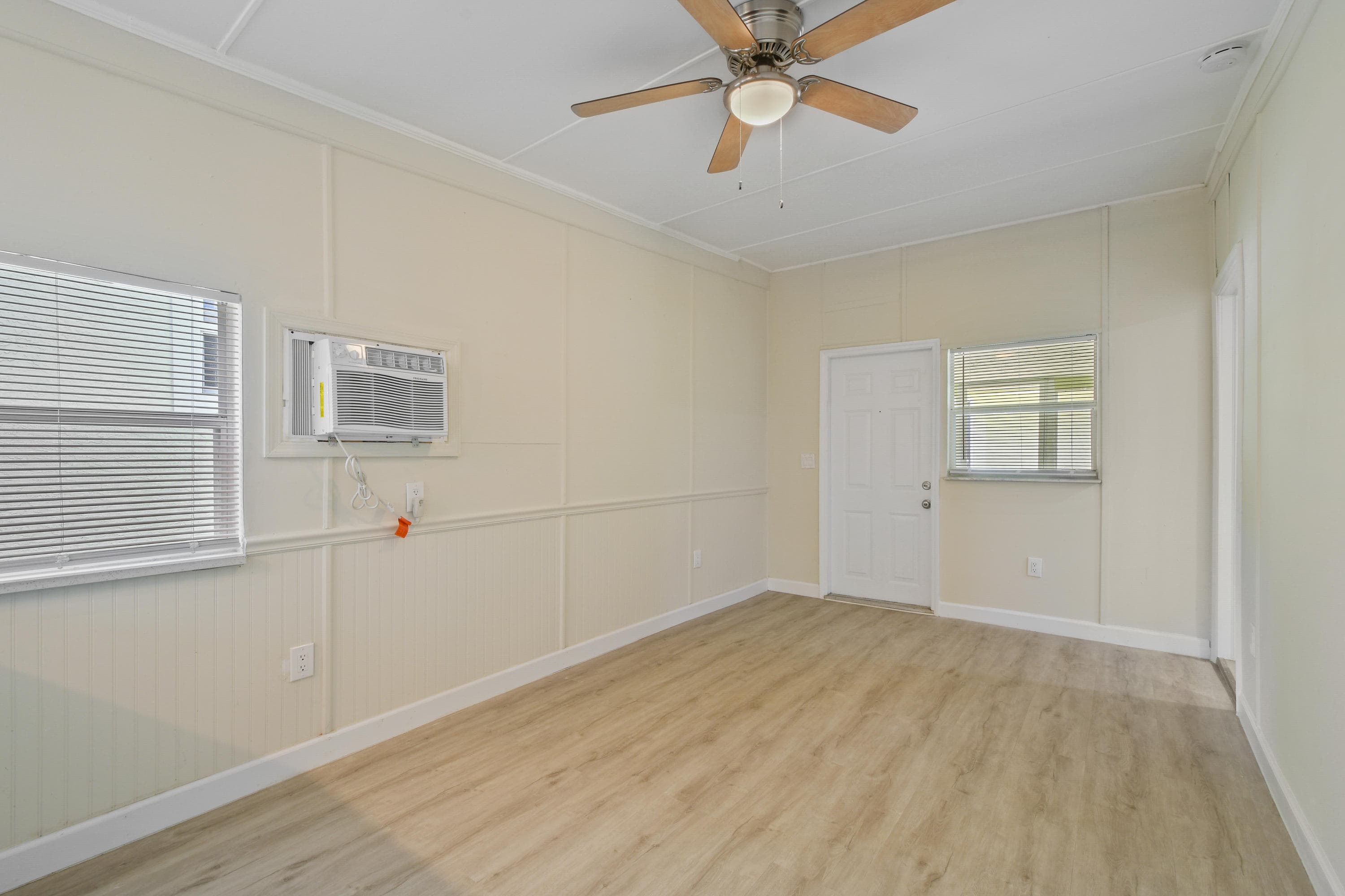 627 Bunker Road, West Palm Beach, FL 33405 — photo 6 of 15