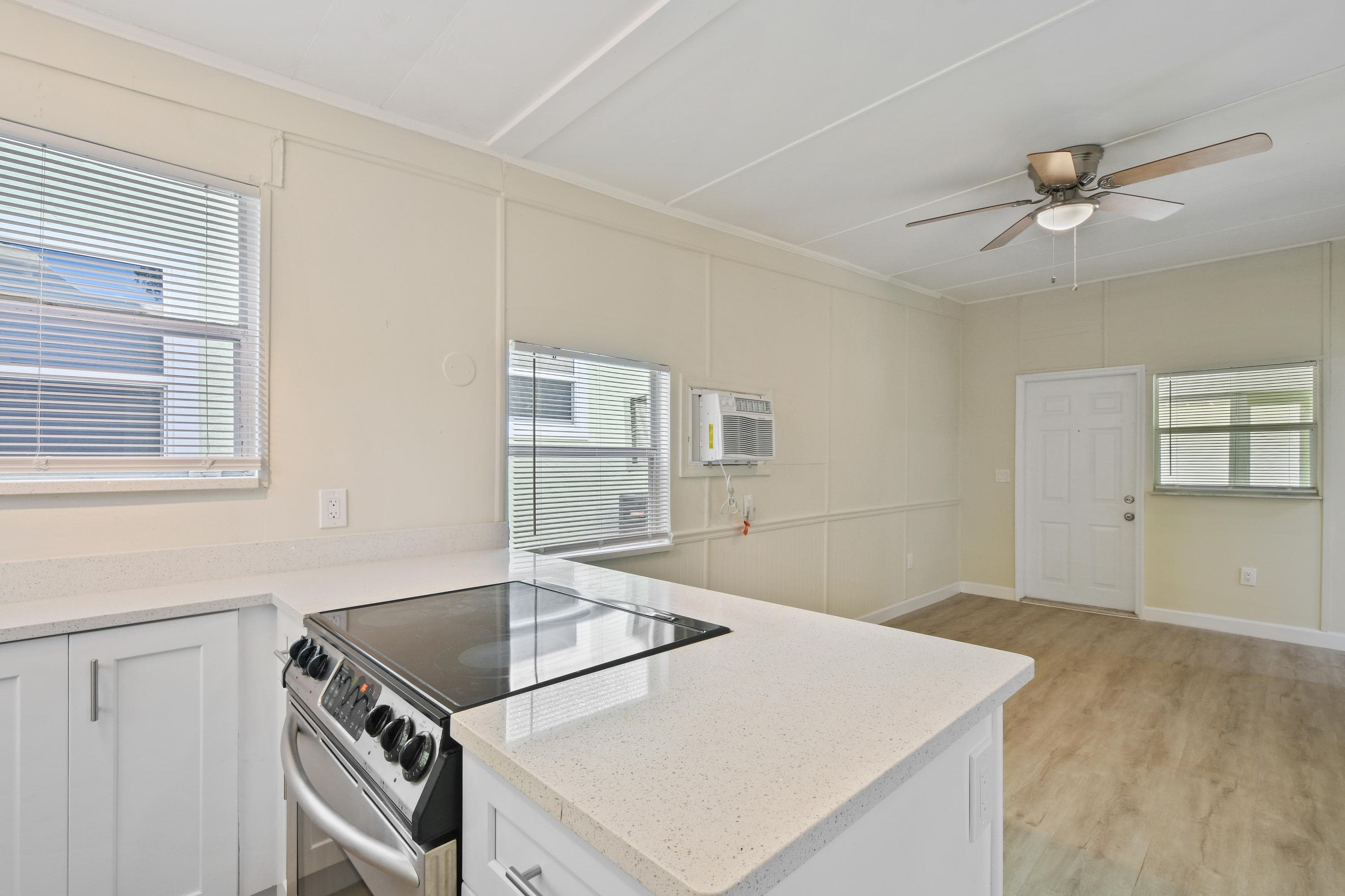 627 Bunker Road, West Palm Beach, FL 33405 — photo 7 of 15