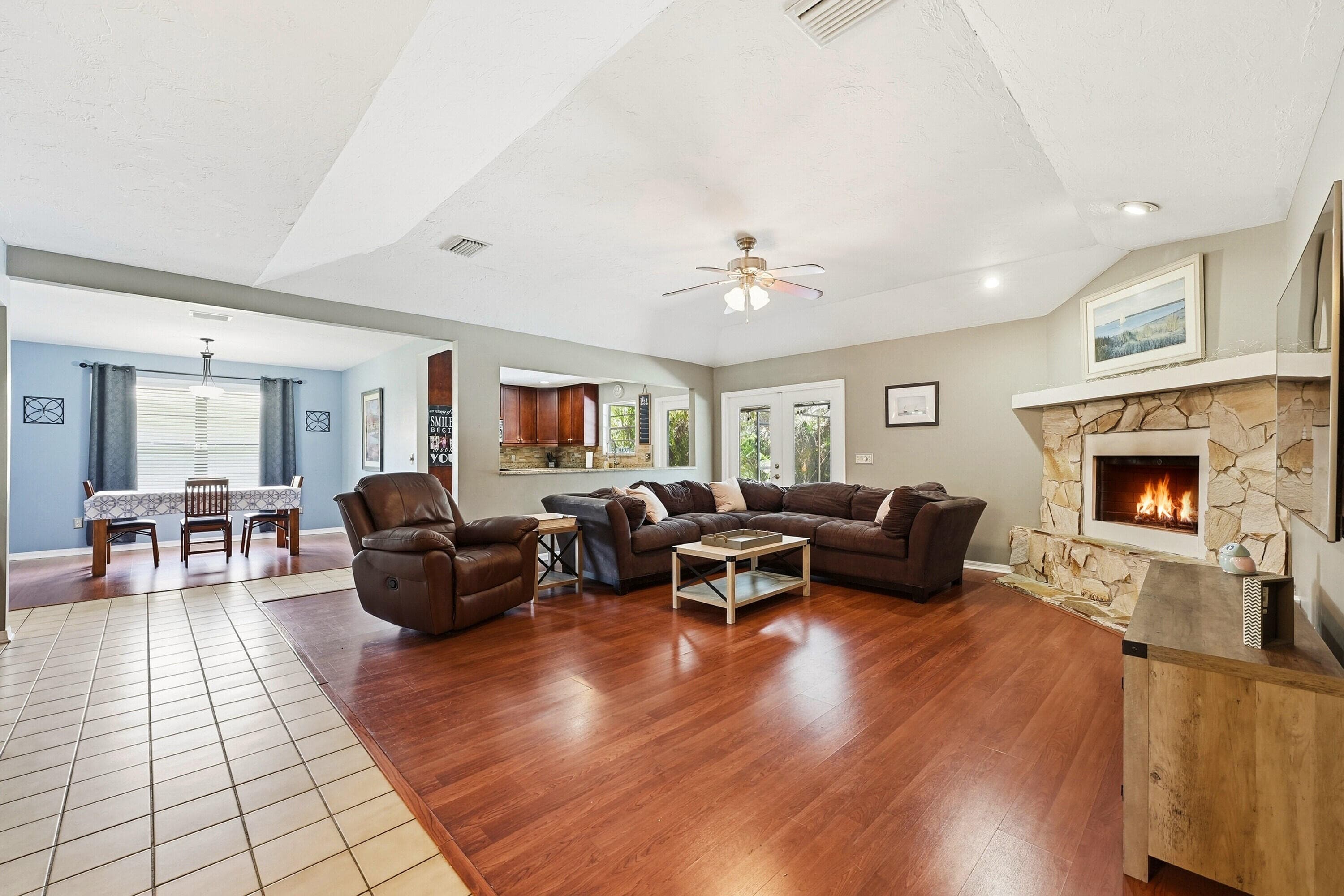 724 24th Square, Vero Beach, FL 32962 — photo 5 of 42