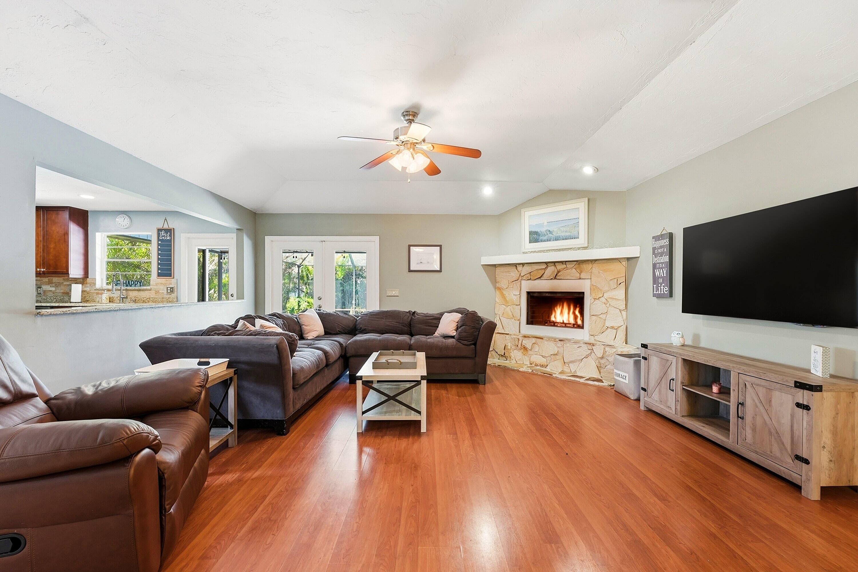 724 24th Square, Vero Beach, FL 32962 — photo 6 of 42