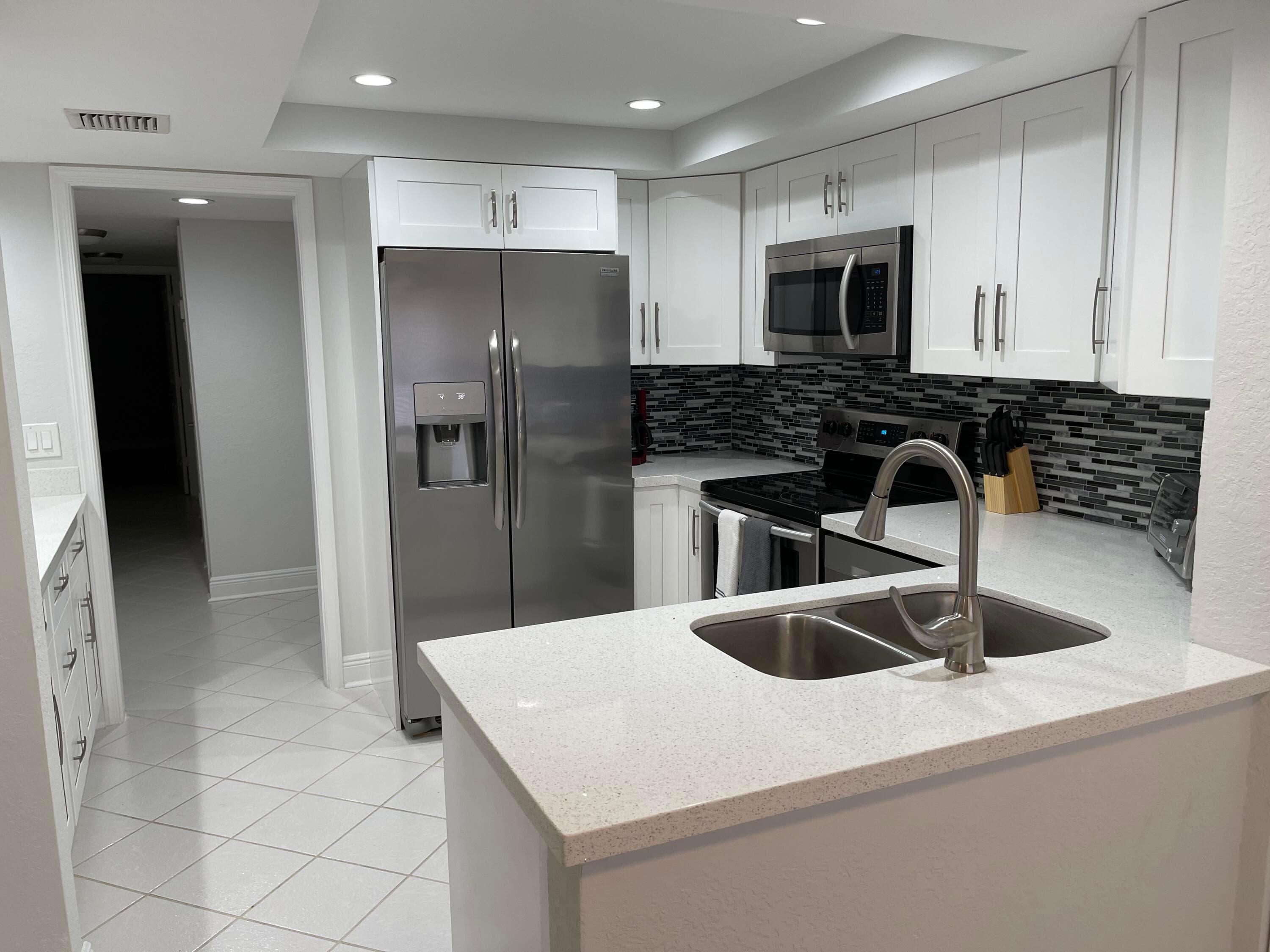 1660 Twelve Oaks Way 203, North Palm Beach, FL 33408 — photo 3 of 24
