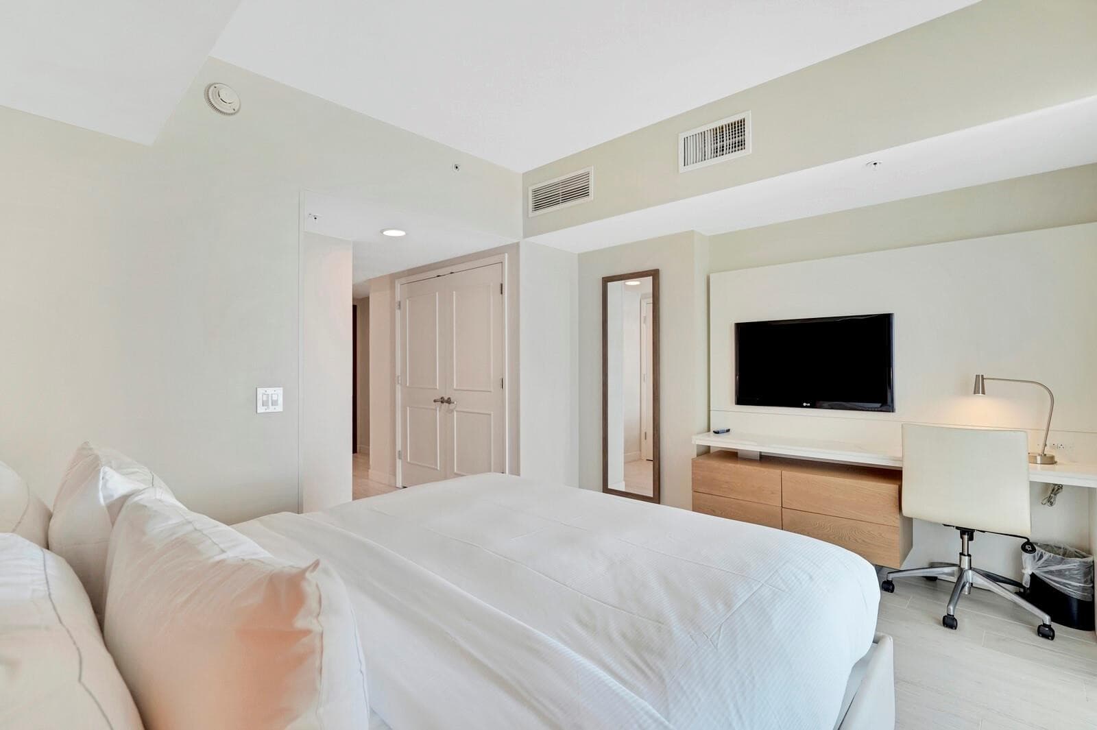 505 N Fort Lauderdale Beach Boulevard 2509, Fort Lauderdale, FL 33304 — photo 13 of 23