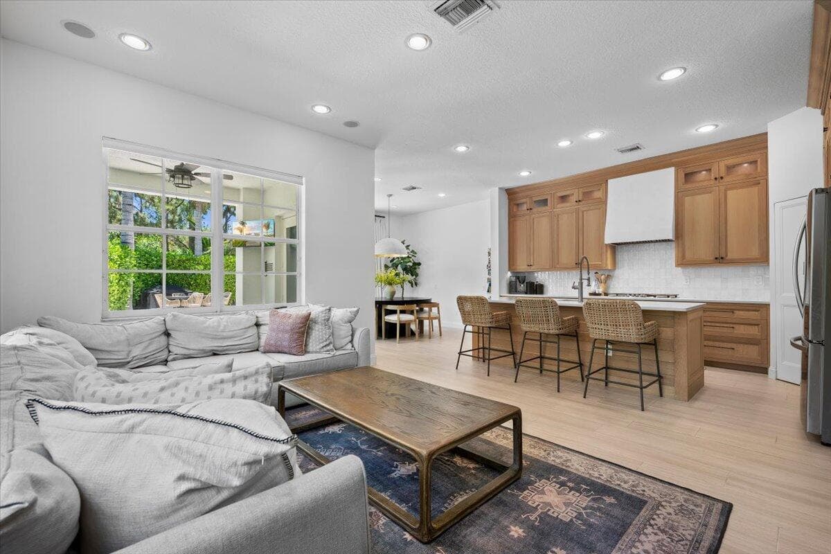 2104 Spring Court, Palm Beach Gardens, FL 33410 — photo 14 of 73