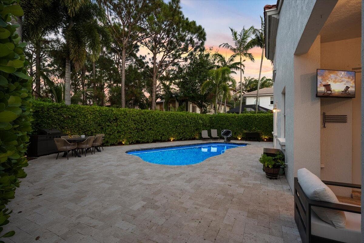 2104 Spring Court, Palm Beach Gardens, FL 33410 — photo 37 of 73
