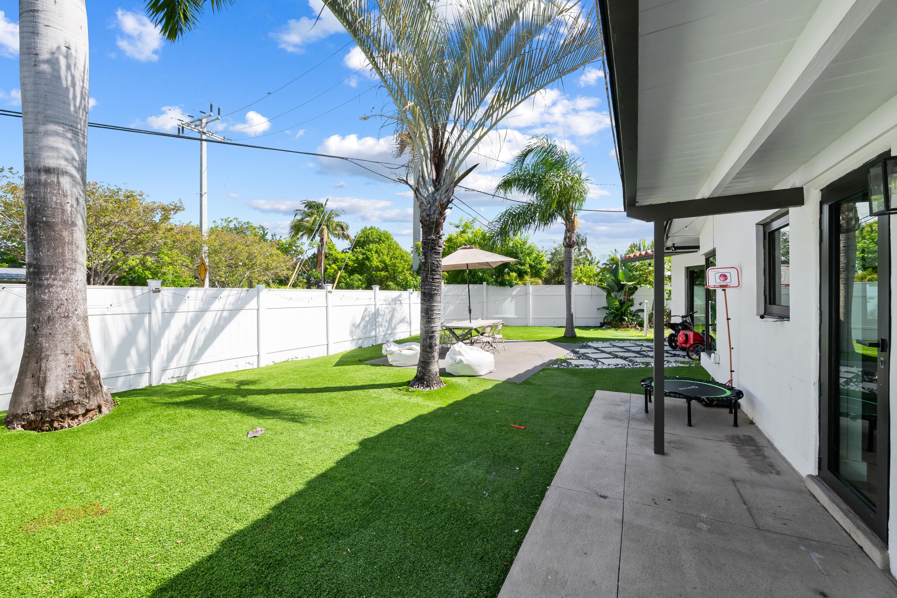 2601 NE 8th Court, Pompano Beach, FL 33062 — photo 1 of 26