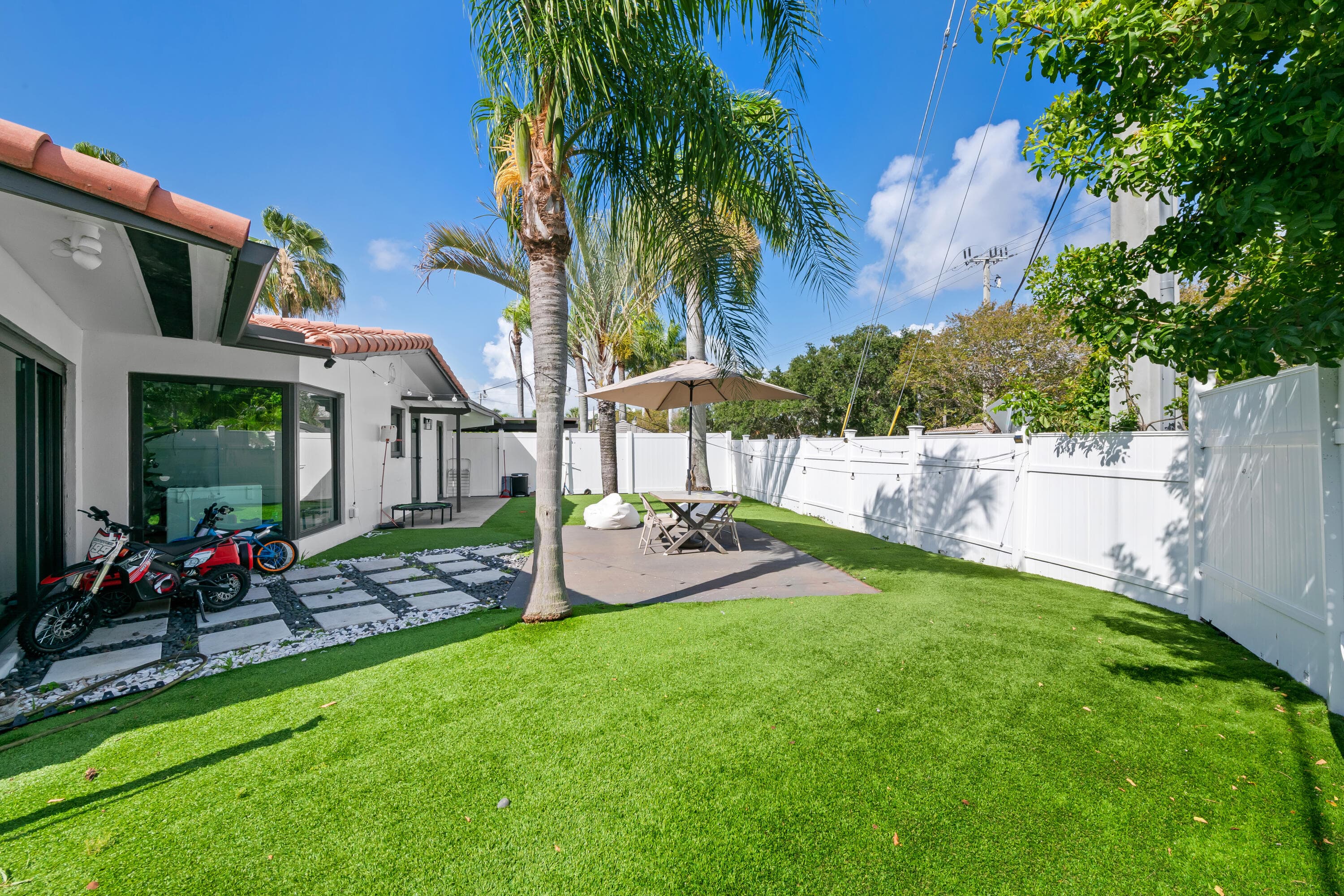2601 NE 8th Court, Pompano Beach, FL 33062 — photo 3 of 26